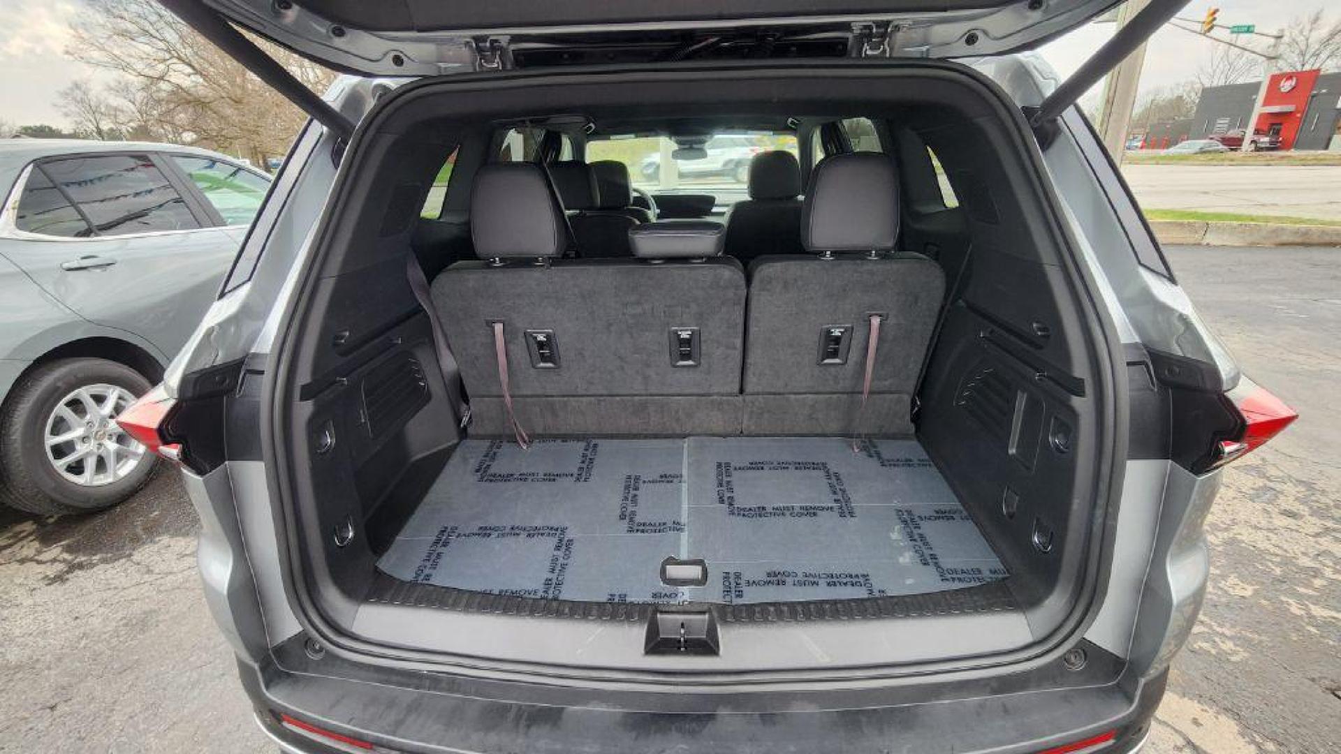 2025 GRAY BUICK ENCLAVE PREFERRED - AWD (5GAEVARS3SJ) with an 2.5L engine, Automatic transmission, located at 101 S. Halleck St., DeMotte, 46310, (219) 987-2922, 41.202343, -87.198189 - Photo#23