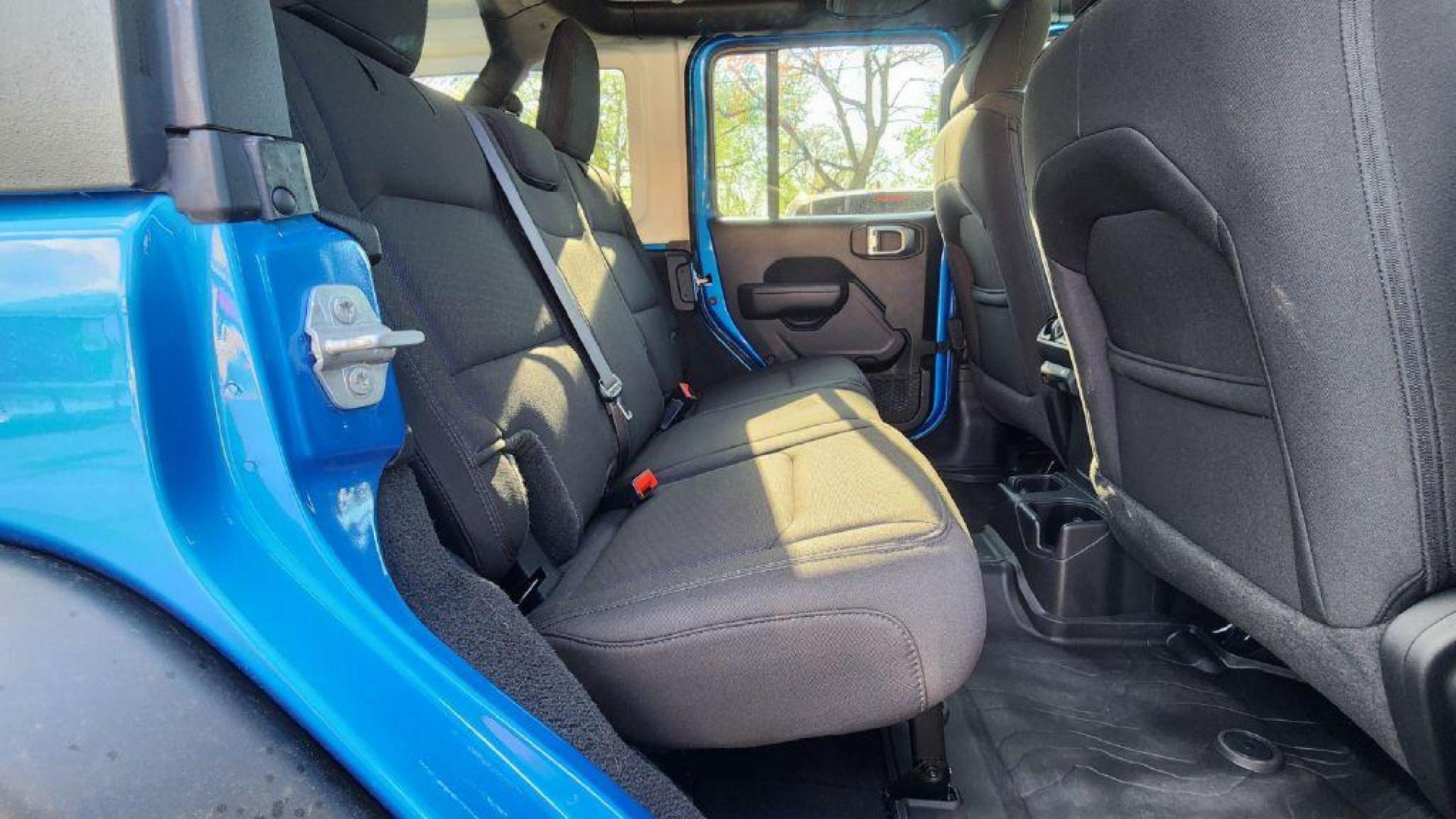 2022 BLUE JEEP WRANGLER UNLIMI SPORT (1C4HJXDG8NW) with an 3.6L engine, Automatic transmission, located at 101 S. Halleck St., DeMotte, 46310, (219) 987-2922, 41.202343, -87.198189 - Photo#6