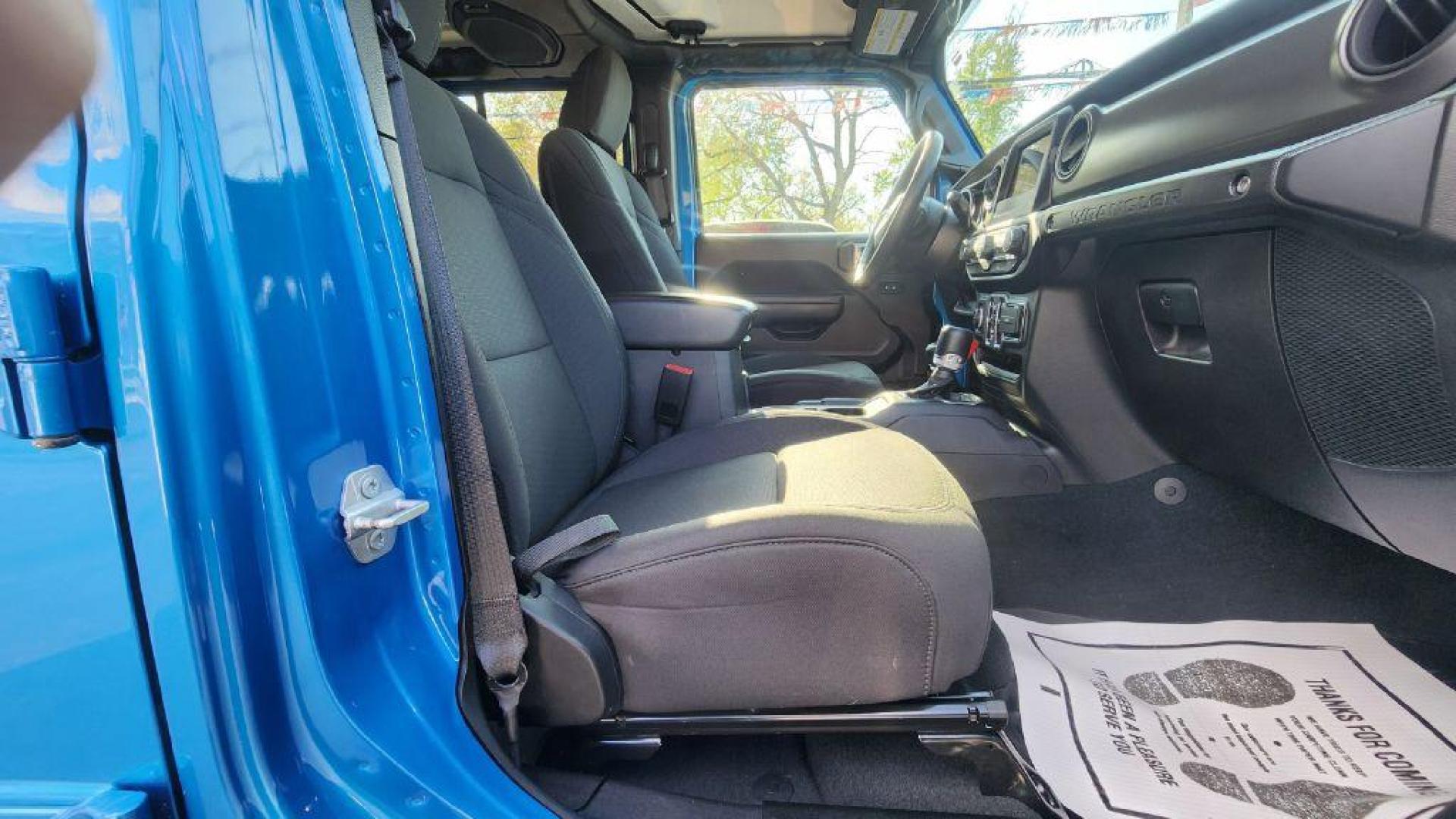 2022 BLUE JEEP WRANGLER UNLIMI SPORT (1C4HJXDG8NW) with an 3.6L engine, Automatic transmission, located at 101 S. Halleck St., DeMotte, 46310, (219) 987-2922, 41.202343, -87.198189 - Photo#7