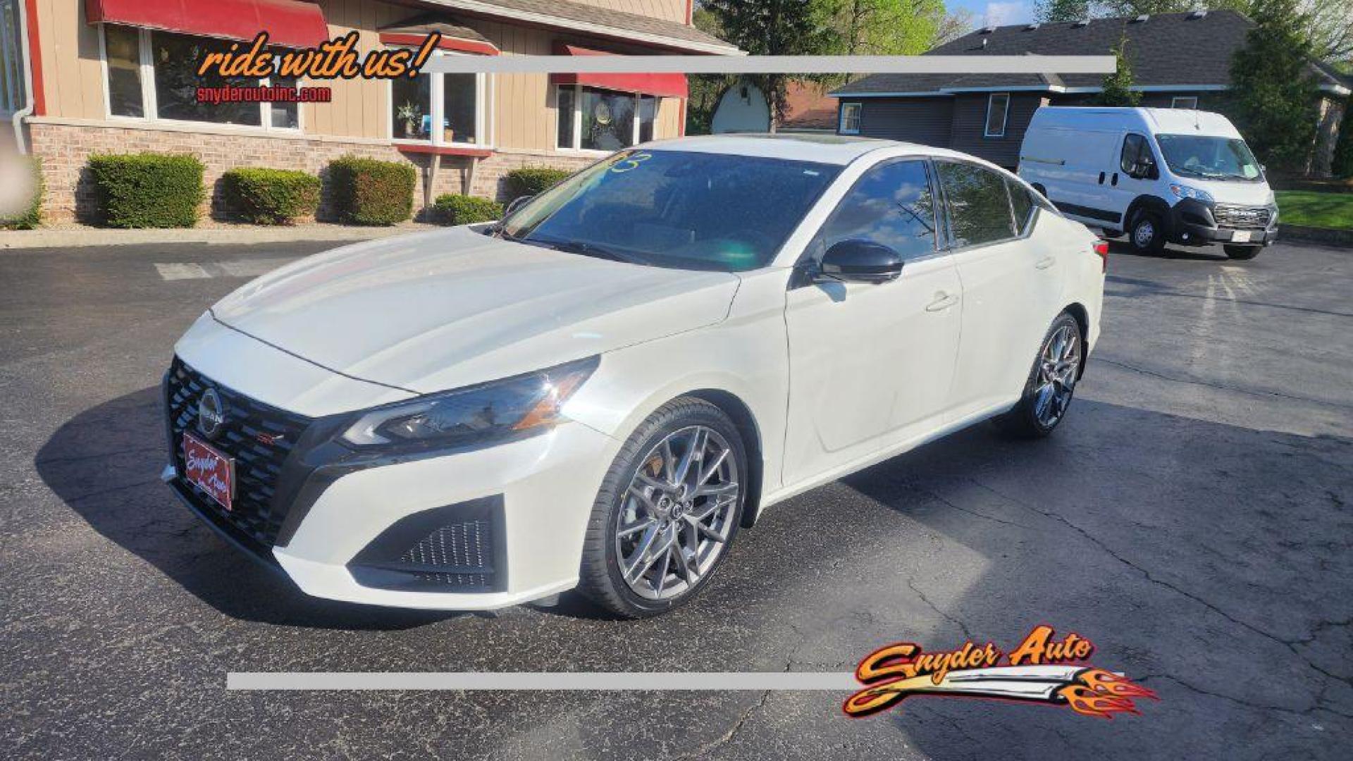 2023 WHITE NISSAN ALTIMA SR - FWD (1N4AL4CV9PN) with an 2.0L engine, Continuously Variable transmission, located at 101 S. Halleck St., DeMotte, 46310, (219) 987-2922, 41.202343, -87.198189 - Photo#0