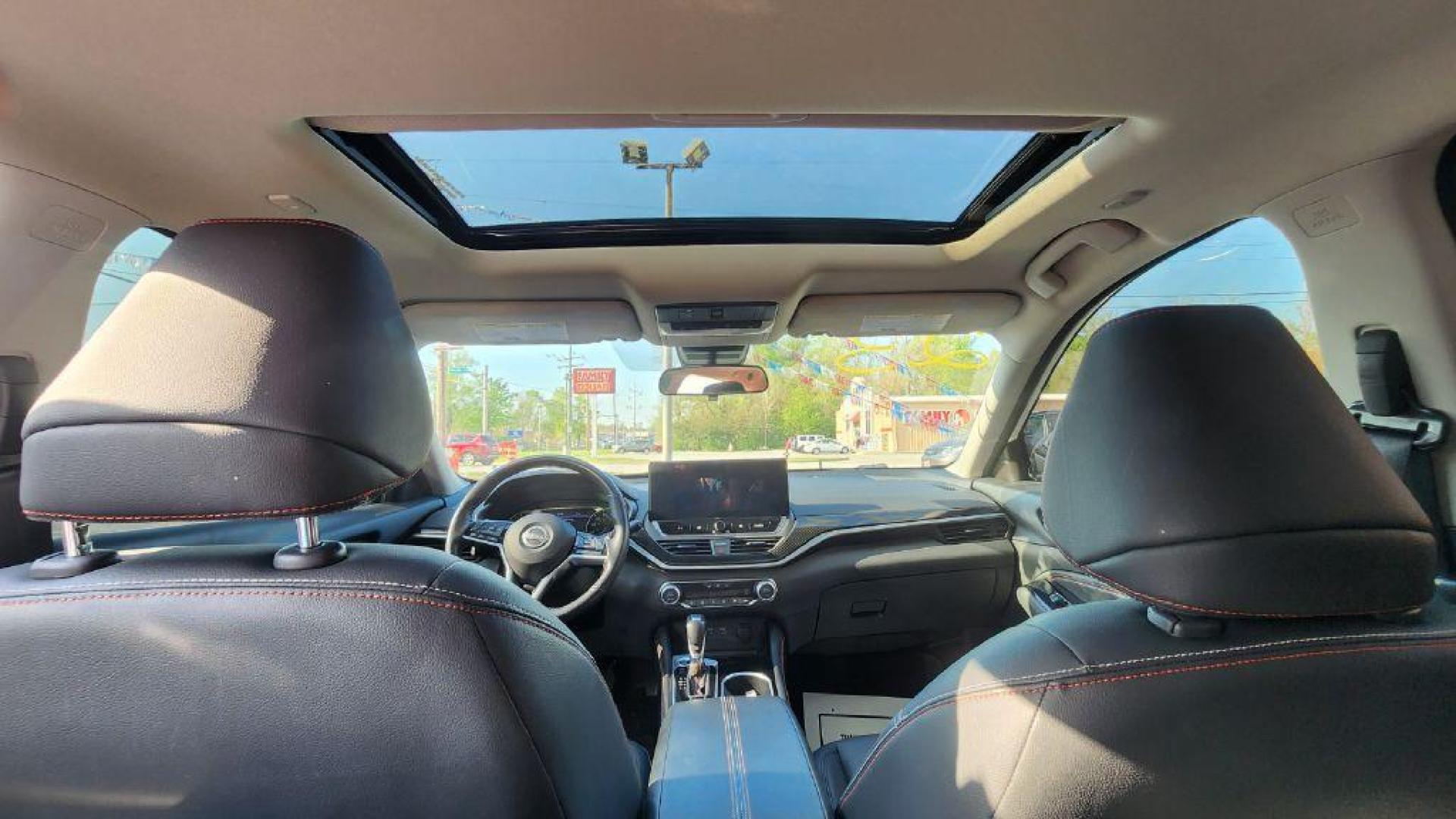 2023 WHITE NISSAN ALTIMA SR - FWD (1N4AL4CV9PN) with an 2.0L engine, Continuously Variable transmission, located at 101 S. Halleck St., DeMotte, 46310, (219) 987-2922, 41.202343, -87.198189 - Photo#19