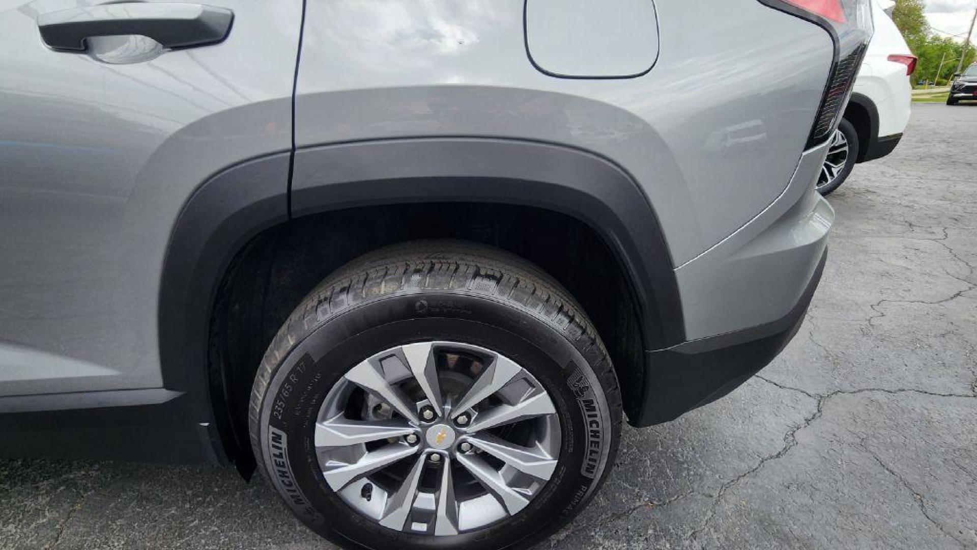 2025 GRAY CHEVROLET EQUINOX LT (3GNAXPEG0SL) with an 1.5L engine, Automatic transmission, located at 101 S. Halleck St., DeMotte, 46310, (219) 987-2922, 41.202343, -87.198189 - Photo#20