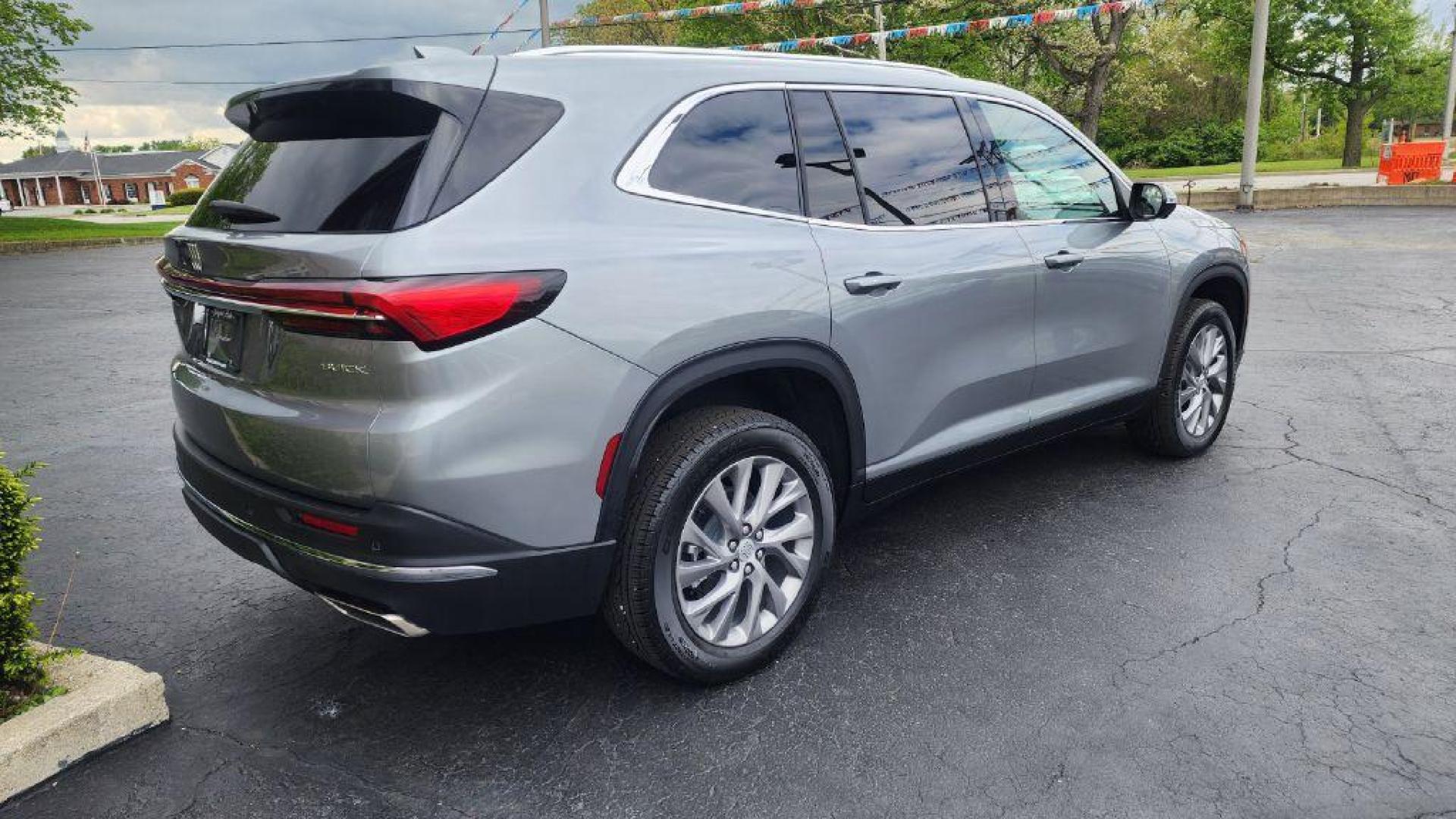 2025 GRAY BUICK ENCLAVE PREFERRED - AWD (5GAEVARS3SJ) with an 2.5L engine, Automatic transmission, located at 101 S. Halleck St., DeMotte, 46310, (219) 987-2922, 41.202343, -87.198189 - Photo#2