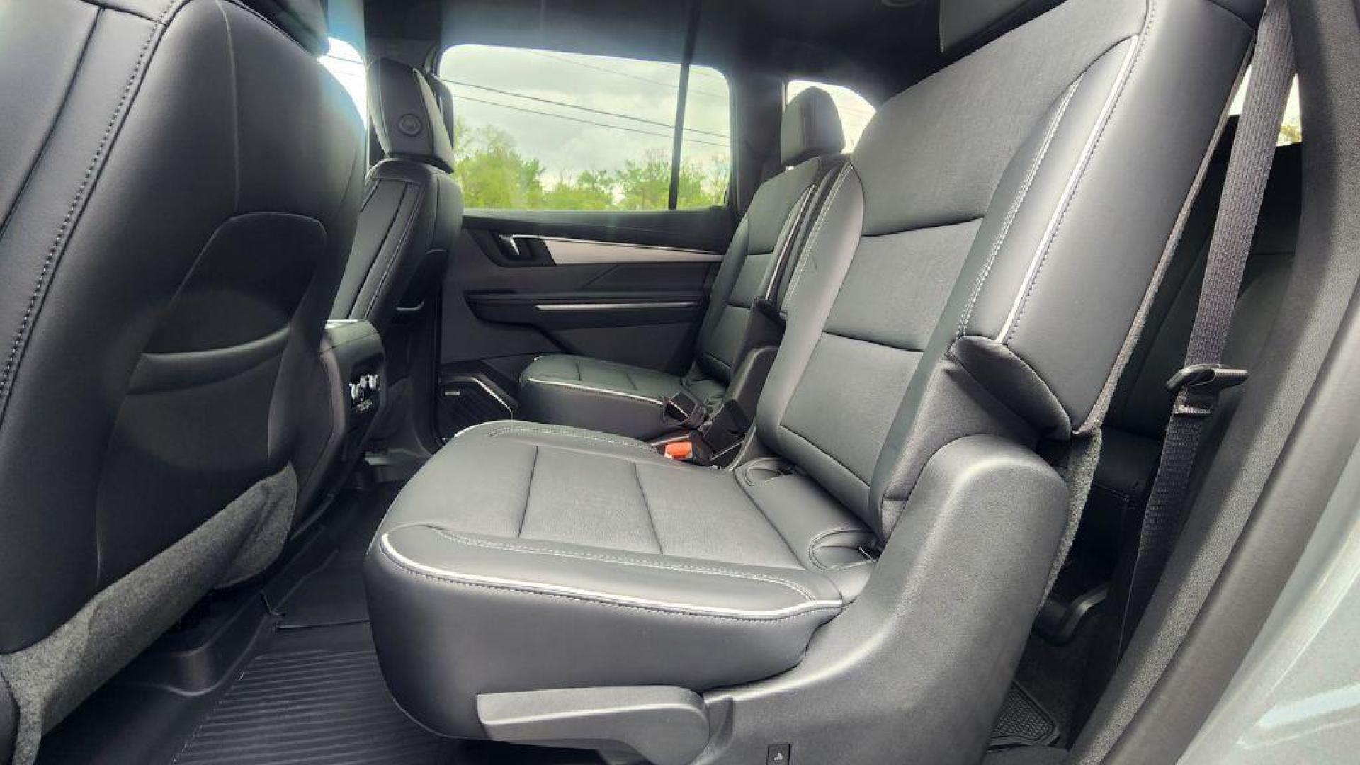 2025 GRAY BUICK ENCLAVE PREFERRED - AWD (5GAEVARS3SJ) with an 2.5L engine, Automatic transmission, located at 101 S. Halleck St., DeMotte, 46310, (219) 987-2922, 41.202343, -87.198189 - Photo#5