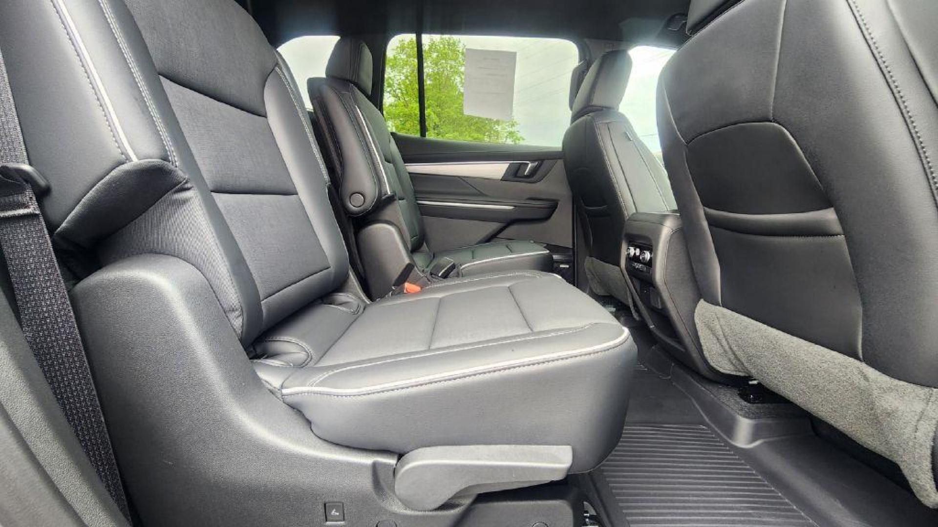 2025 GRAY BUICK ENCLAVE PREFERRED - AWD (5GAEVARS3SJ) with an 2.5L engine, Automatic transmission, located at 101 S. Halleck St., DeMotte, 46310, (219) 987-2922, 41.202343, -87.198189 - Photo#8