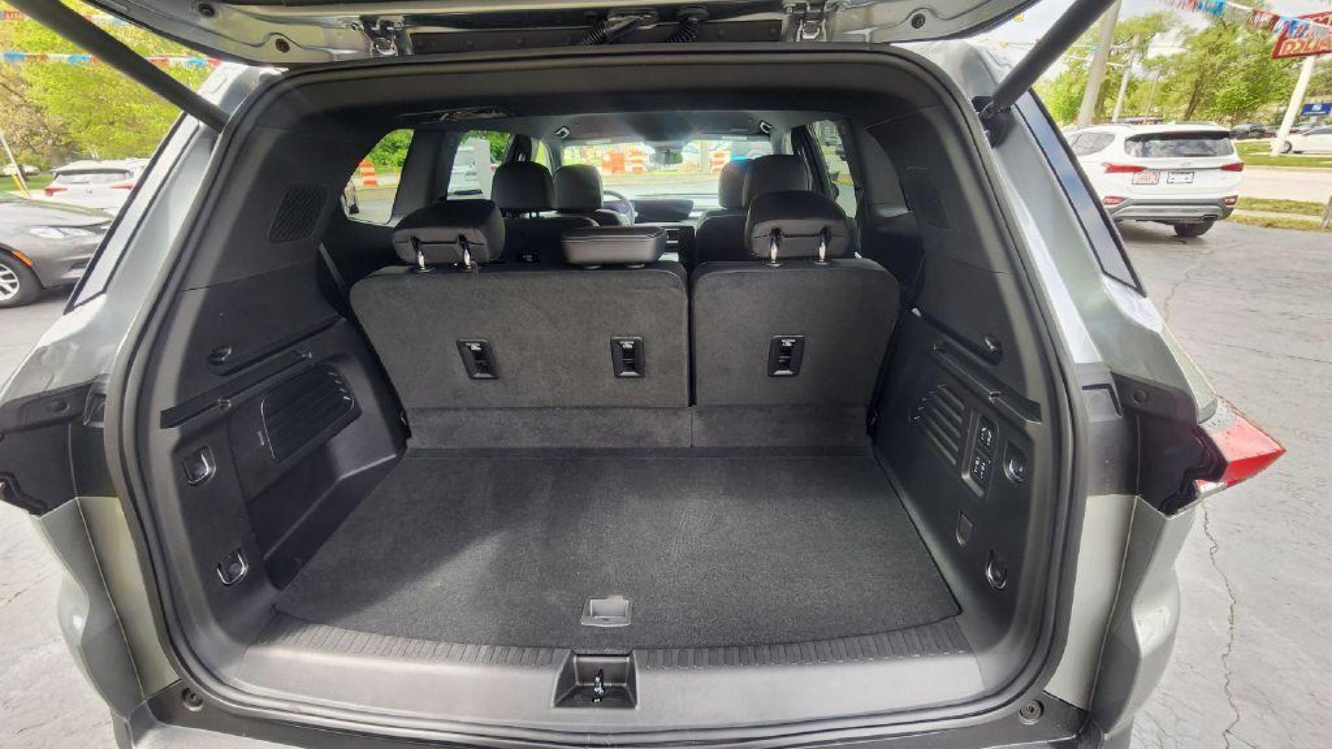 2025 GRAY BUICK ENCLAVE PREFERRED - AWD (5GAEVARS3SJ) with an 2.5L engine, Automatic transmission, located at 101 S. Halleck St., DeMotte, 46310, (219) 987-2922, 41.202343, -87.198189 - Photo#20
