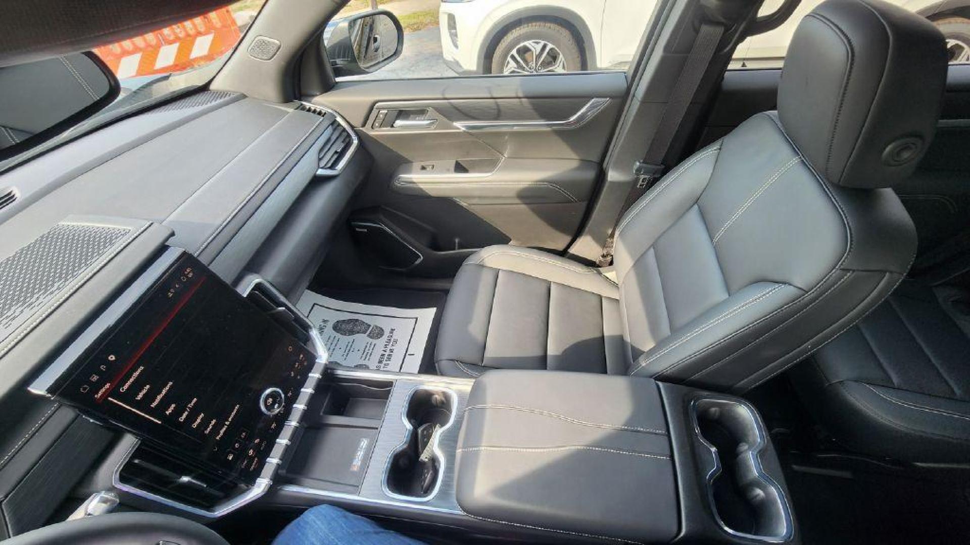 2025 BLACK GMC ACADIA ELEVATION - AWD (1GKENNRS6SJ) with an 2.5L engine, Automatic transmission, located at 101 S. Halleck St., DeMotte, 46310, (219) 987-2922, 41.202343, -87.198189 - Photo#10