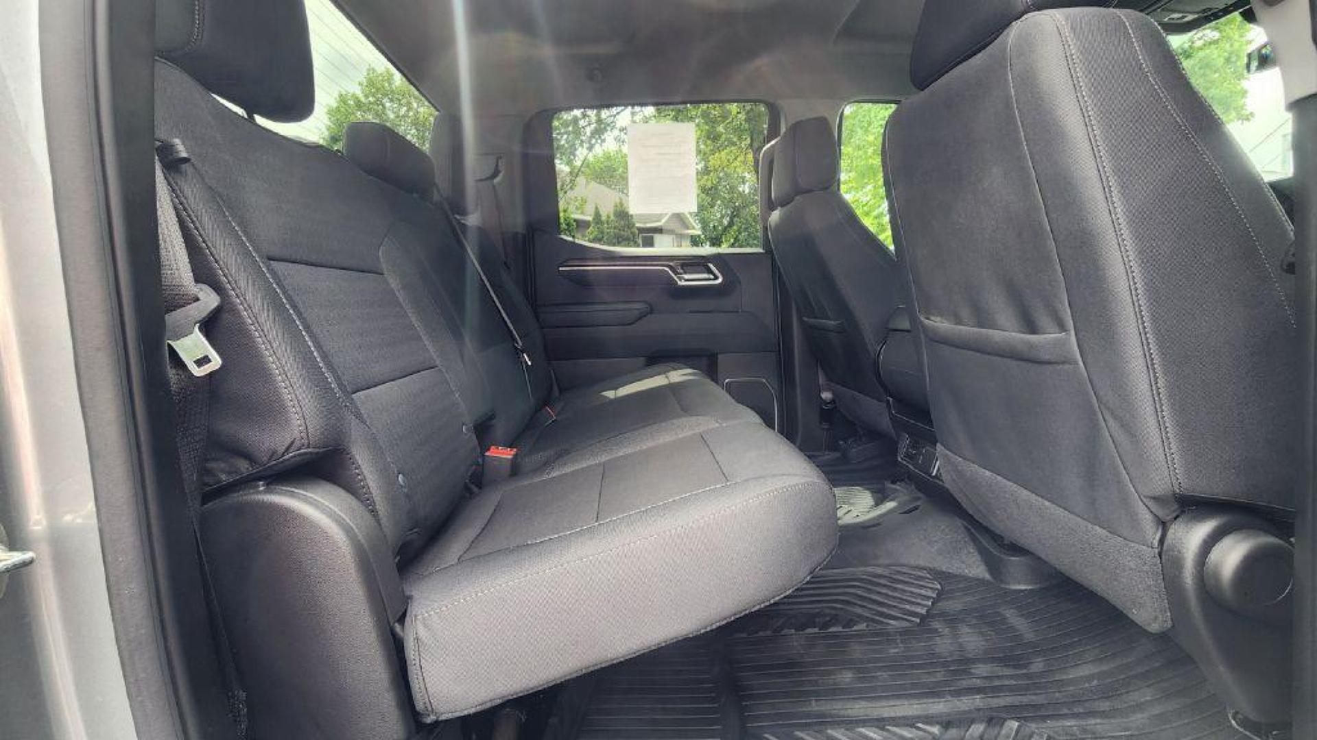 2025 GRAY CHEVROLET SILVERADO 1500 RST (1GCUKEED0SZ) with an 5.3L engine, Automatic transmission, located at 101 S. Halleck St., DeMotte, 46310, (219) 987-2922, 41.202343, -87.198189 - Photo#6