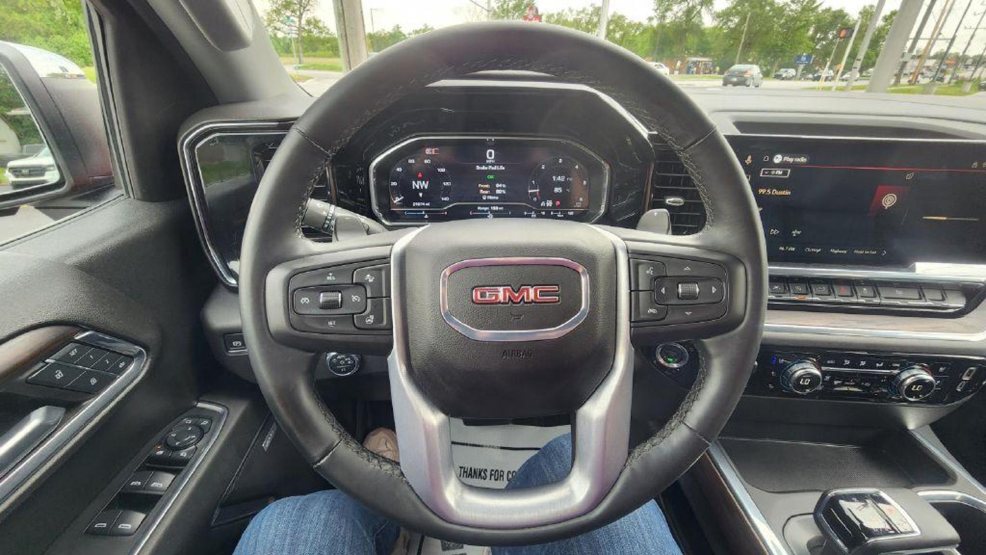 2024 RED GMC SIERRA 1500 SLT - 4WD (3GTUUDED2RG) with an 5.3L engine, Automatic transmission, located at 101 S. Halleck St., DeMotte, 46310, (219) 987-2922, 41.202343, -87.198189 - Photo#11