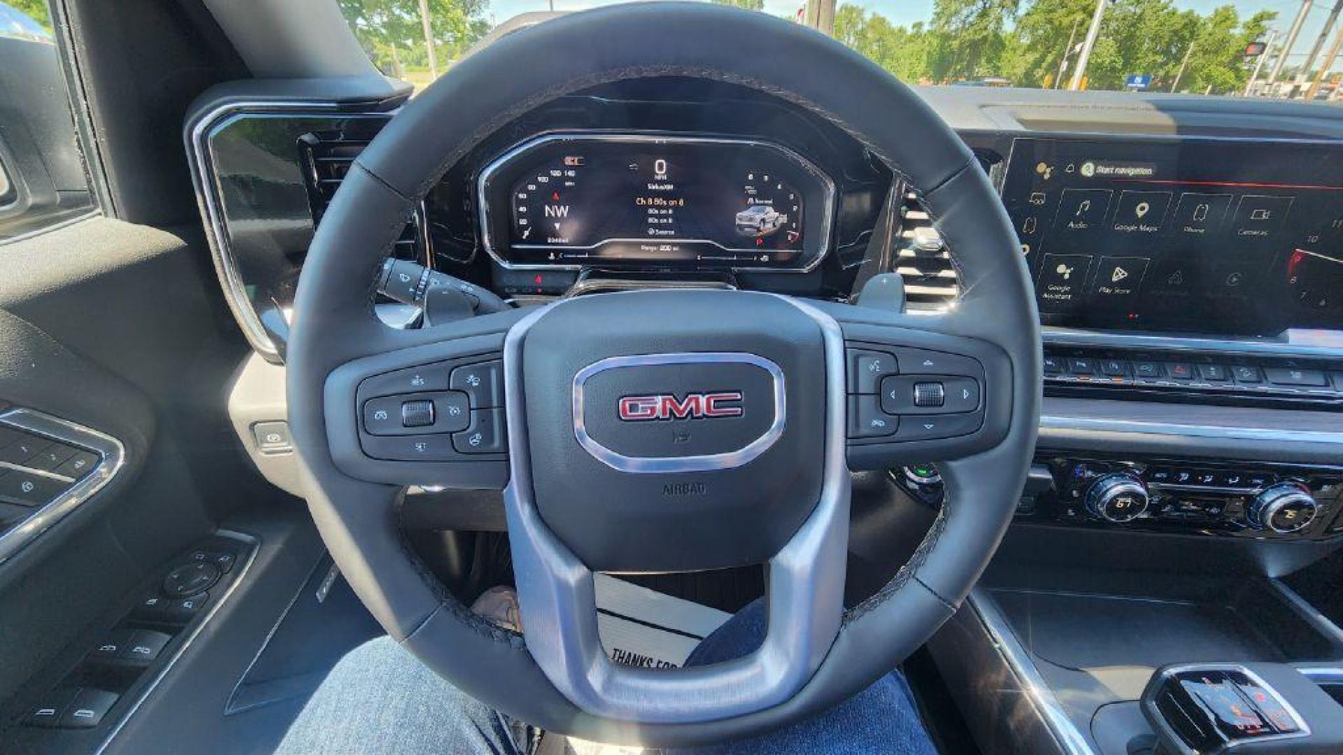 2025 SILVER GMC SIERRA 1500 SLT (3GTUUDED8SG) with an 5.3L engine, Automatic transmission, located at 101 S. Halleck St., DeMotte, 46310, (219) 987-2922, 41.202343, -87.198189 - Photo#11