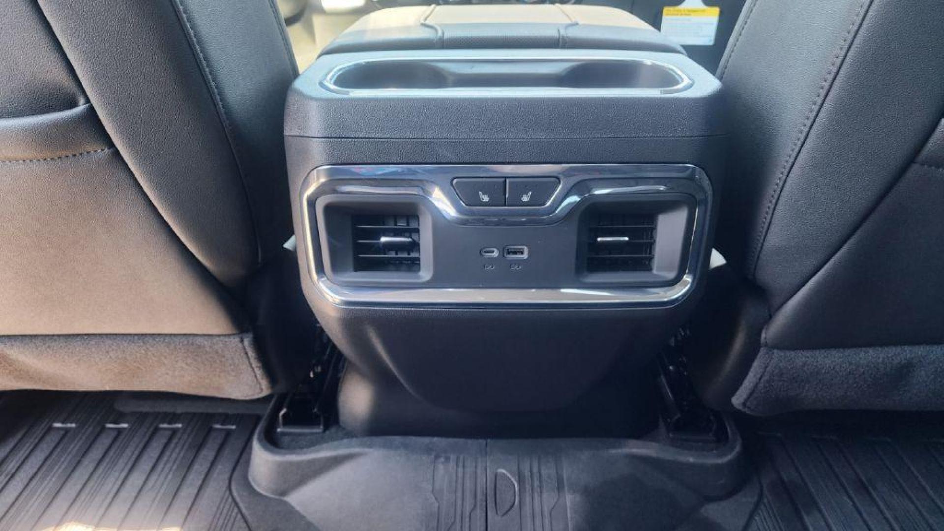 2025 SILVER GMC SIERRA 1500 SLT (3GTUUDED8SG) with an 5.3L engine, Automatic transmission, located at 101 S. Halleck St., DeMotte, 46310, (219) 987-2922, 41.202343, -87.198189 - Photo#20