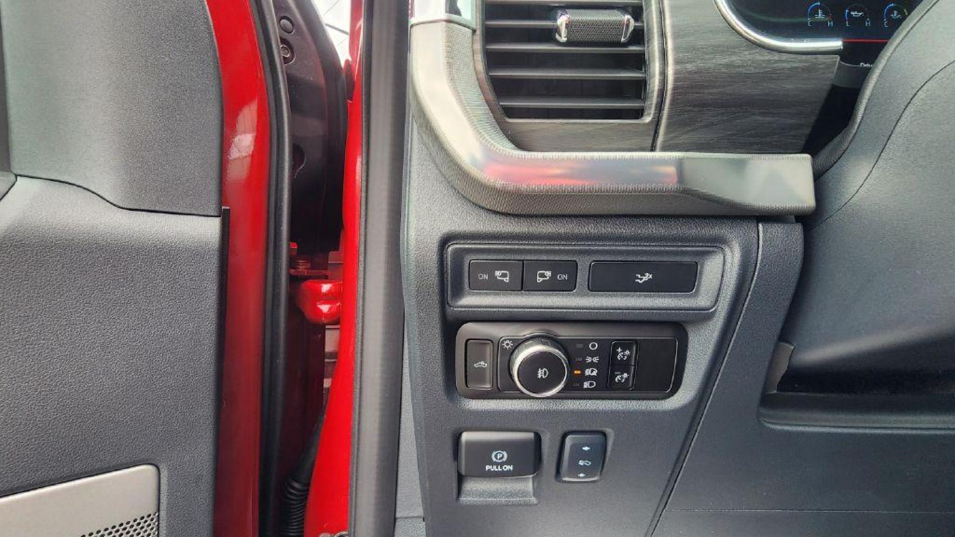 2024 BURGUN FORD F150 LARIAT - 4WD (1FTFW5L8XRK) with an 3.5L engine, Automatic transmission, located at 101 S. Halleck St., DeMotte, 46310, (219) 987-2922, 41.202343, -87.198189- Photo#18