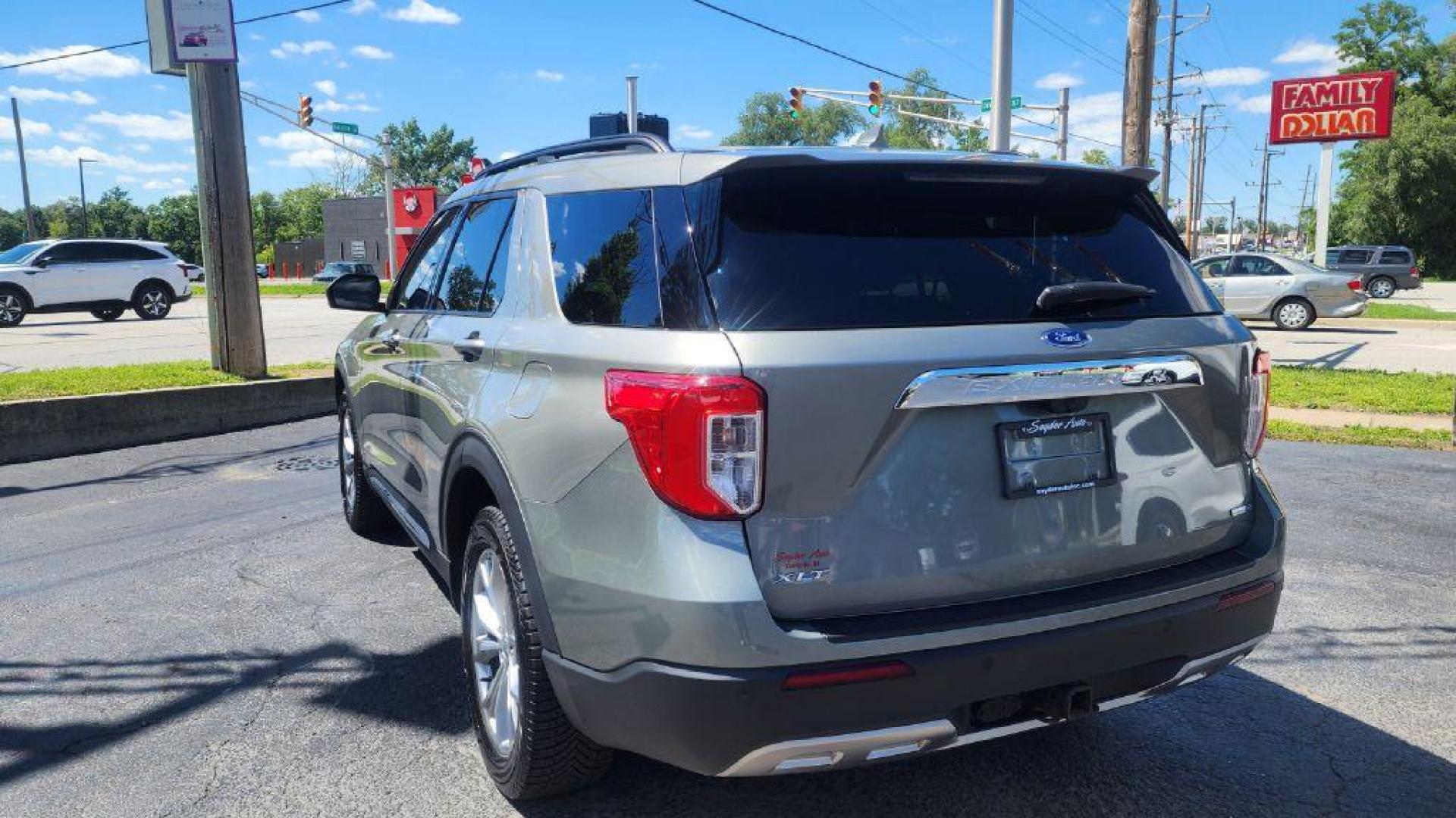 2020 GREEN FORD EXPLORER XLT (1FMSK8DH2LG) with an 2.3L engine, Automatic transmission, located at 101 S. Halleck St., DeMotte, 46310, (219) 987-2922, 41.202343, -87.198189 - Photo#3