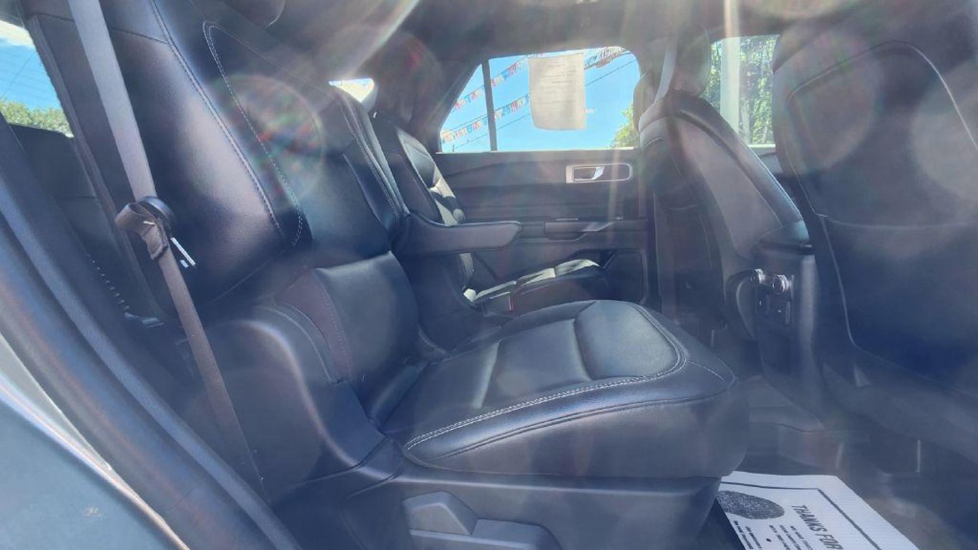 2020 GREEN FORD EXPLORER XLT (1FMSK8DH2LG) with an 2.3L engine, Automatic transmission, located at 101 S. Halleck St., DeMotte, 46310, (219) 987-2922, 41.202343, -87.198189 - Photo#7
