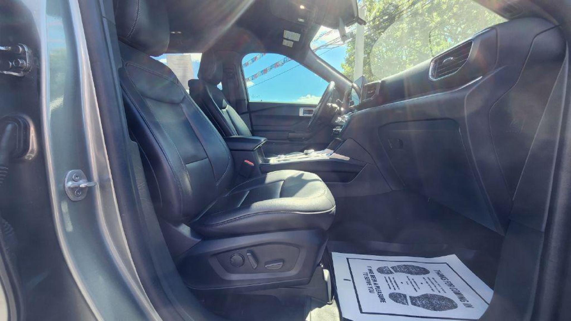 2020 GREEN FORD EXPLORER XLT (1FMSK8DH2LG) with an 2.3L engine, Automatic transmission, located at 101 S. Halleck St., DeMotte, 46310, (219) 987-2922, 41.202343, -87.198189 - Photo#8