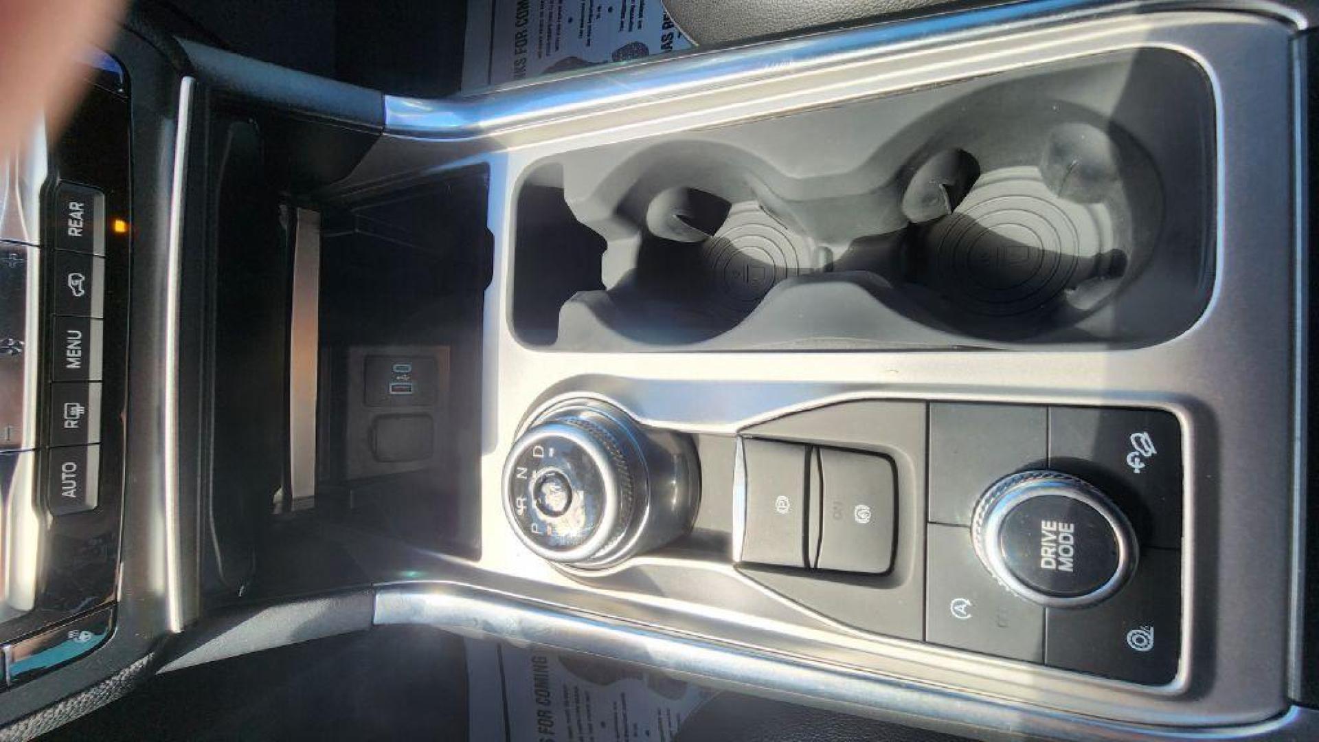 2020 GREEN FORD EXPLORER XLT (1FMSK8DH2LG) with an 2.3L engine, Automatic transmission, located at 101 S. Halleck St., DeMotte, 46310, (219) 987-2922, 41.202343, -87.198189 - Photo#17