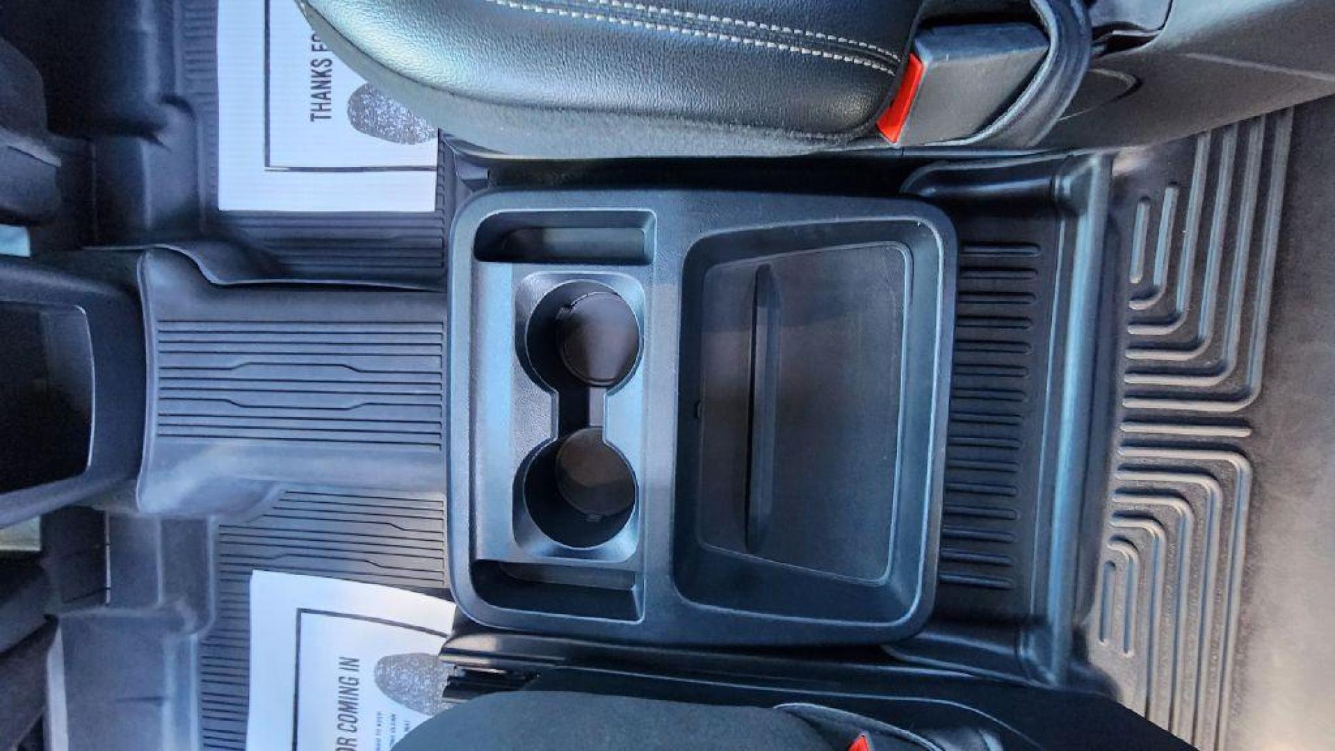 2020 GREEN FORD EXPLORER XLT (1FMSK8DH2LG) with an 2.3L engine, Automatic transmission, located at 101 S. Halleck St., DeMotte, 46310, (219) 987-2922, 41.202343, -87.198189 - Photo#21