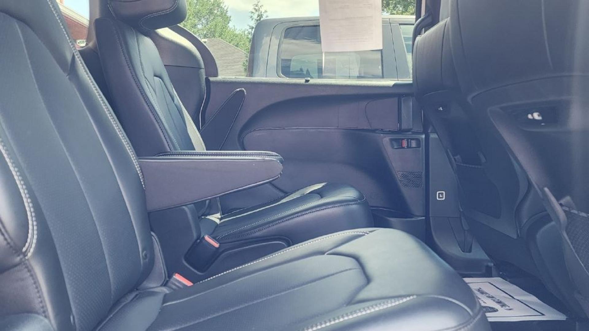 2024 WHITE CHRYSLER PACIFICA TOURING L (2C4RC1BG6RR) with an 3.6L engine, Automatic transmission, located at 101 S. Halleck St., DeMotte, 46310, (219) 987-2922, 41.202343, -87.198189- Photo#8