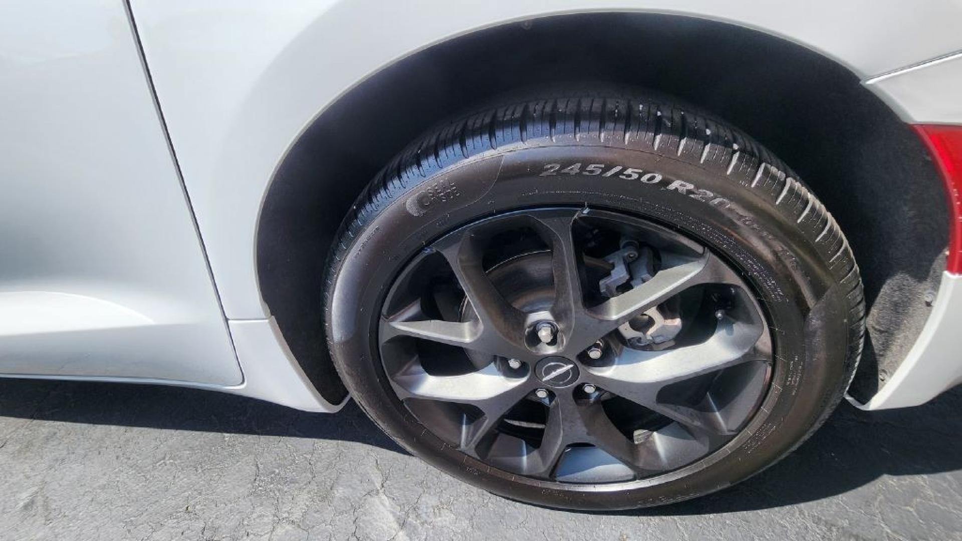 2024 WHITE CHRYSLER PACIFICA TOURING L (2C4RC1BG6RR) with an 3.6L engine, Automatic transmission, located at 101 S. Halleck St., DeMotte, 46310, (219) 987-2922, 41.202343, -87.198189- Photo#24