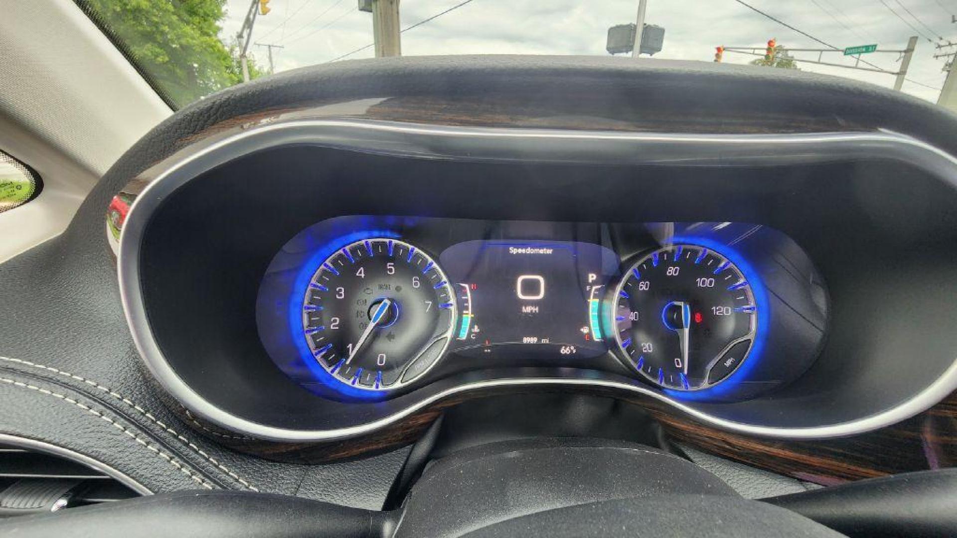 2024 WHITE CHRYSLER PACIFICA LIMITED - FWD (2C4RC1GGXRR) with an 3.6L engine, Automatic transmission, located at 101 S. Halleck St., DeMotte, 46310, (219) 987-2922, 41.202343, -87.198189- Photo#12