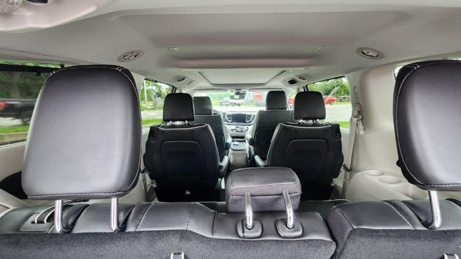 2024 WHITE CHRYSLER PACIFICA LIMITED - FWD (2C4RC1GGXRR) with an 3.6L engine, Automatic transmission, located at 101 S. Halleck St., DeMotte, 46310, (219) 987-2922, 41.202343, -87.198189- Photo#22
