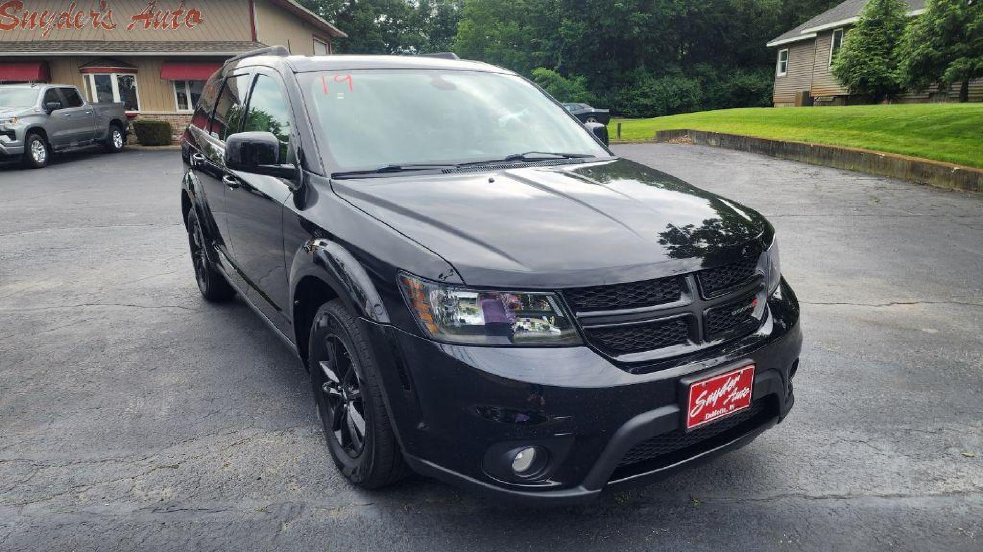 2019 BLACK DODGE JOURNEY SE (3C4PDCBG2KT) with an 3.6L engine, Automatic transmission, located at 101 S. Halleck St., DeMotte, 46310, (219) 987-2922, 41.202343, -87.198189- Photo#1