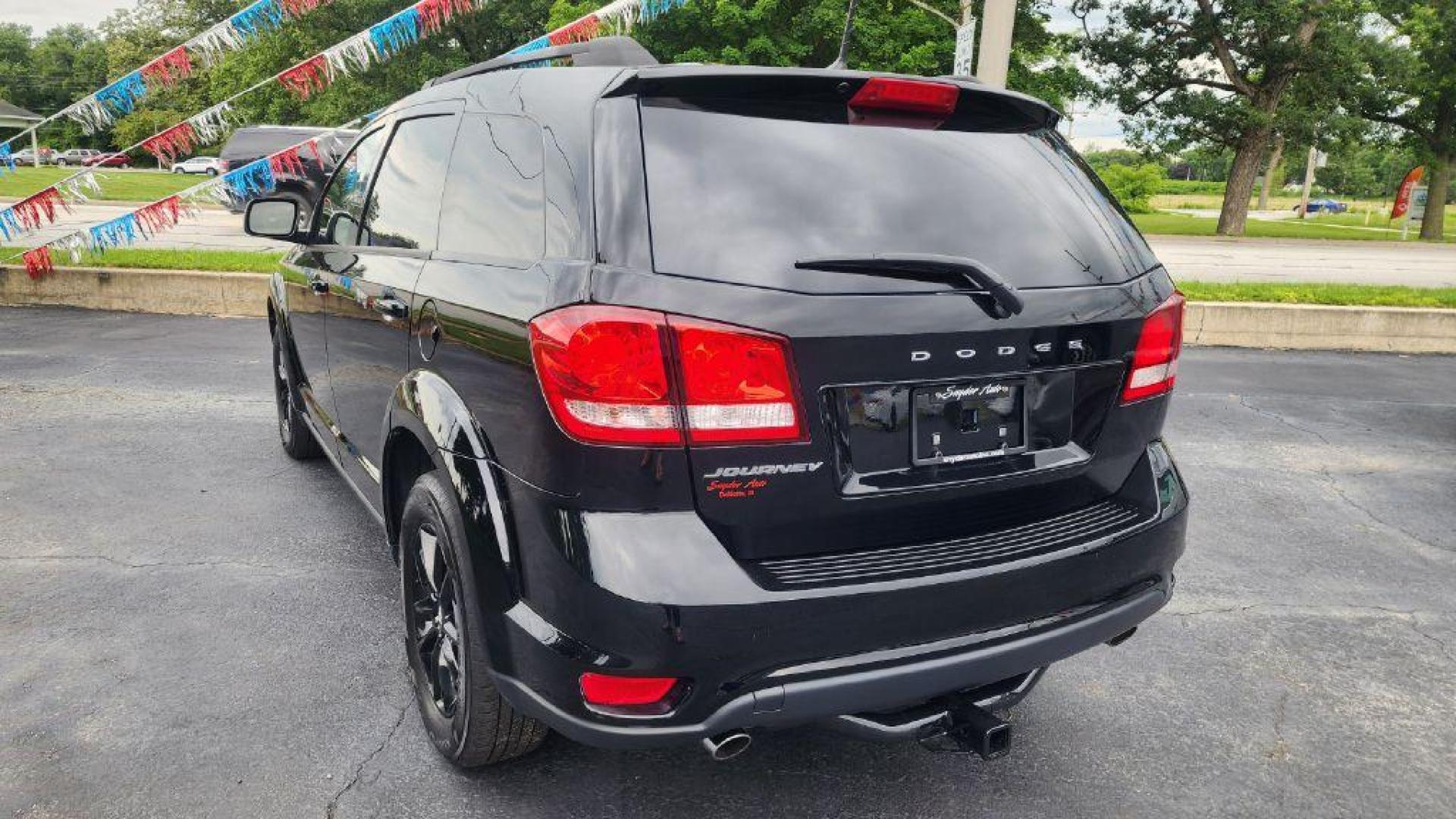 2019 BLACK DODGE JOURNEY SE (3C4PDCBG2KT) with an 3.6L engine, Automatic transmission, located at 101 S. Halleck St., DeMotte, 46310, (219) 987-2922, 41.202343, -87.198189- Photo#3