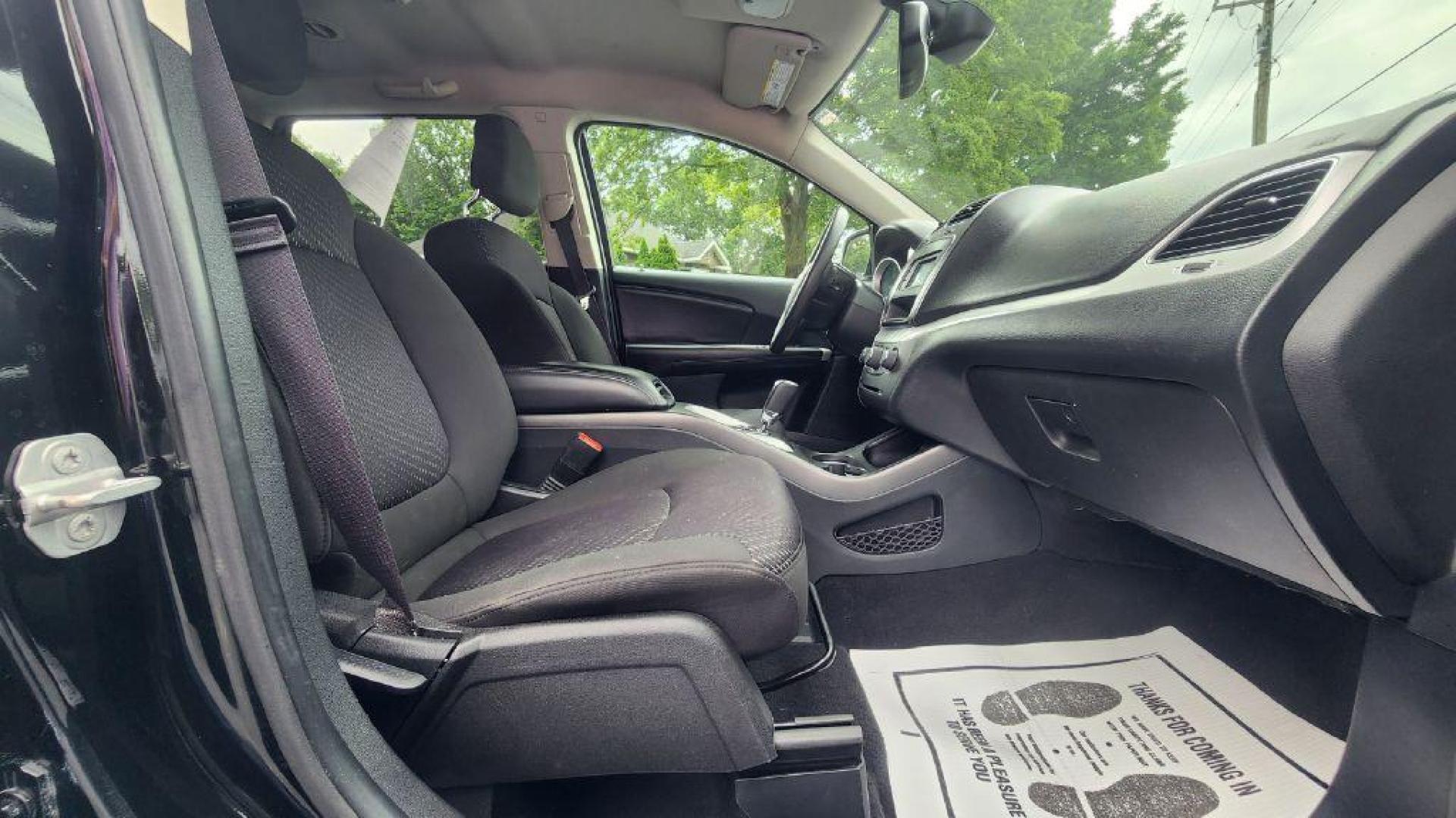 2019 BLACK DODGE JOURNEY SE (3C4PDCBG2KT) with an 3.6L engine, Automatic transmission, located at 101 S. Halleck St., DeMotte, 46310, (219) 987-2922, 41.202343, -87.198189- Photo#9