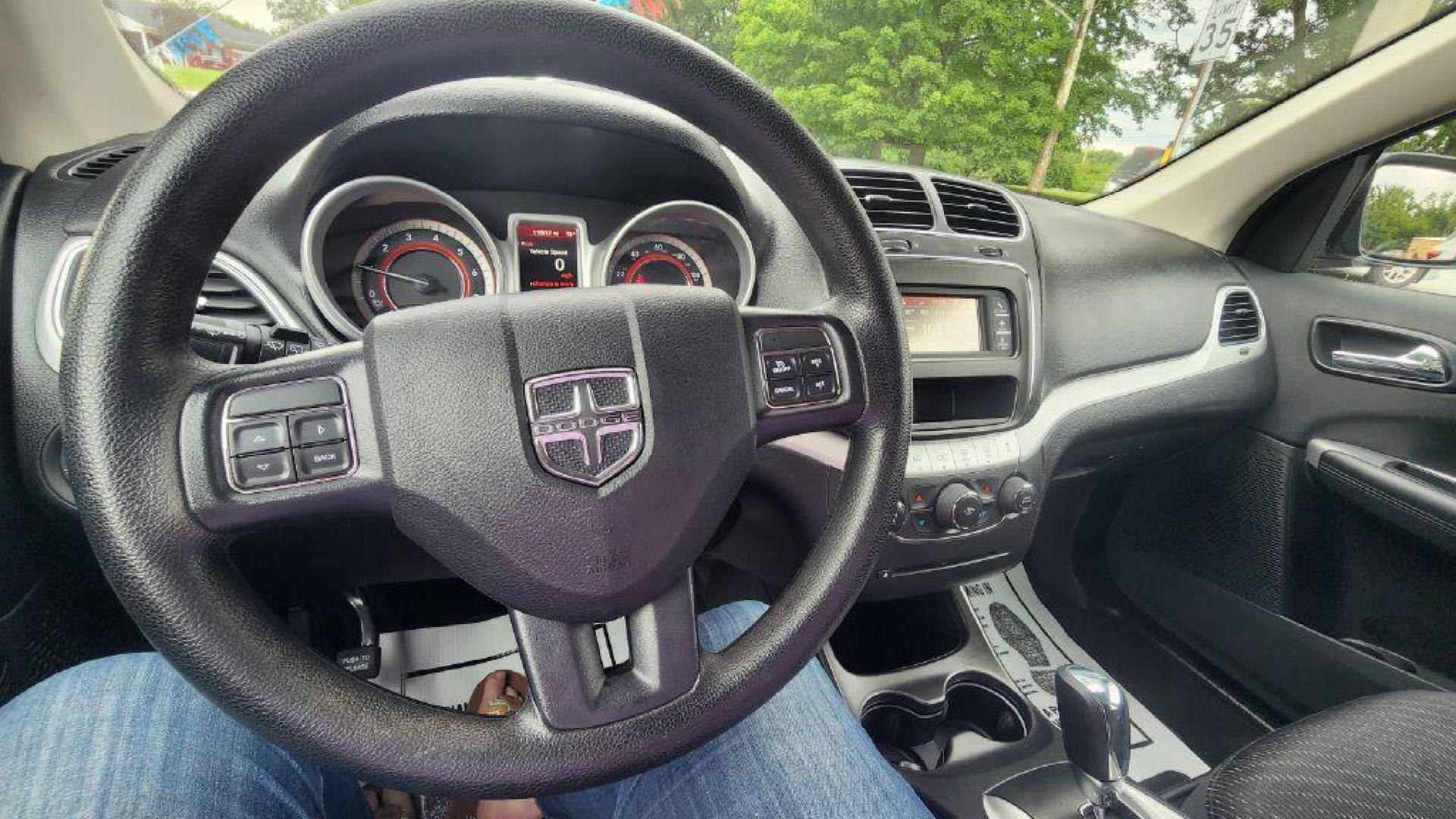 2019 BLACK DODGE JOURNEY SE (3C4PDCBG2KT) with an 3.6L engine, Automatic transmission, located at 101 S. Halleck St., DeMotte, 46310, (219) 987-2922, 41.202343, -87.198189- Photo#10