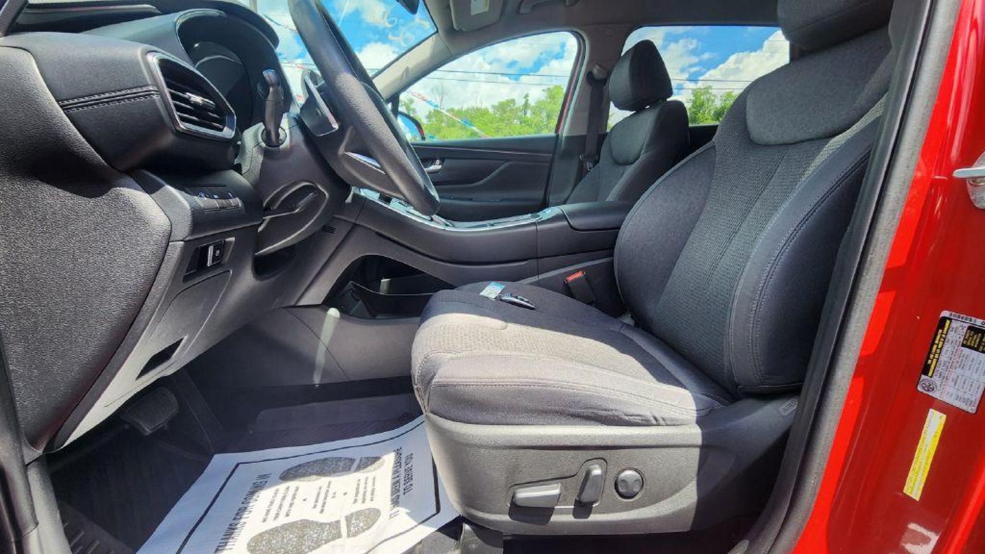 2022 BURGUN HYUNDAI SANTA FE SEL (5NMS2DAJ7NH) with an 2.5L engine, Automatic transmission, located at 101 S. Halleck St., DeMotte, 46310, (219) 987-2922, 41.202343, -87.198189 - Photo#4