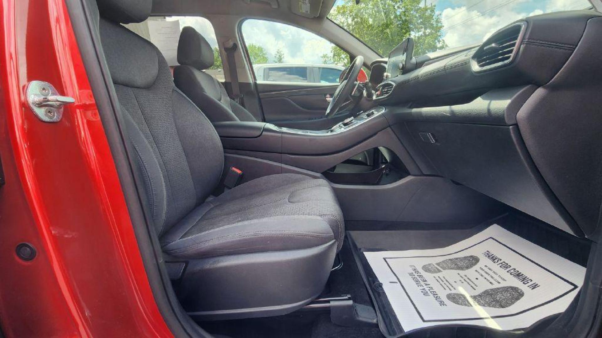 2022 BURGUN HYUNDAI SANTA FE SEL (5NMS2DAJ7NH) with an 2.5L engine, Automatic transmission, located at 101 S. Halleck St., DeMotte, 46310, (219) 987-2922, 41.202343, -87.198189 - Photo#7