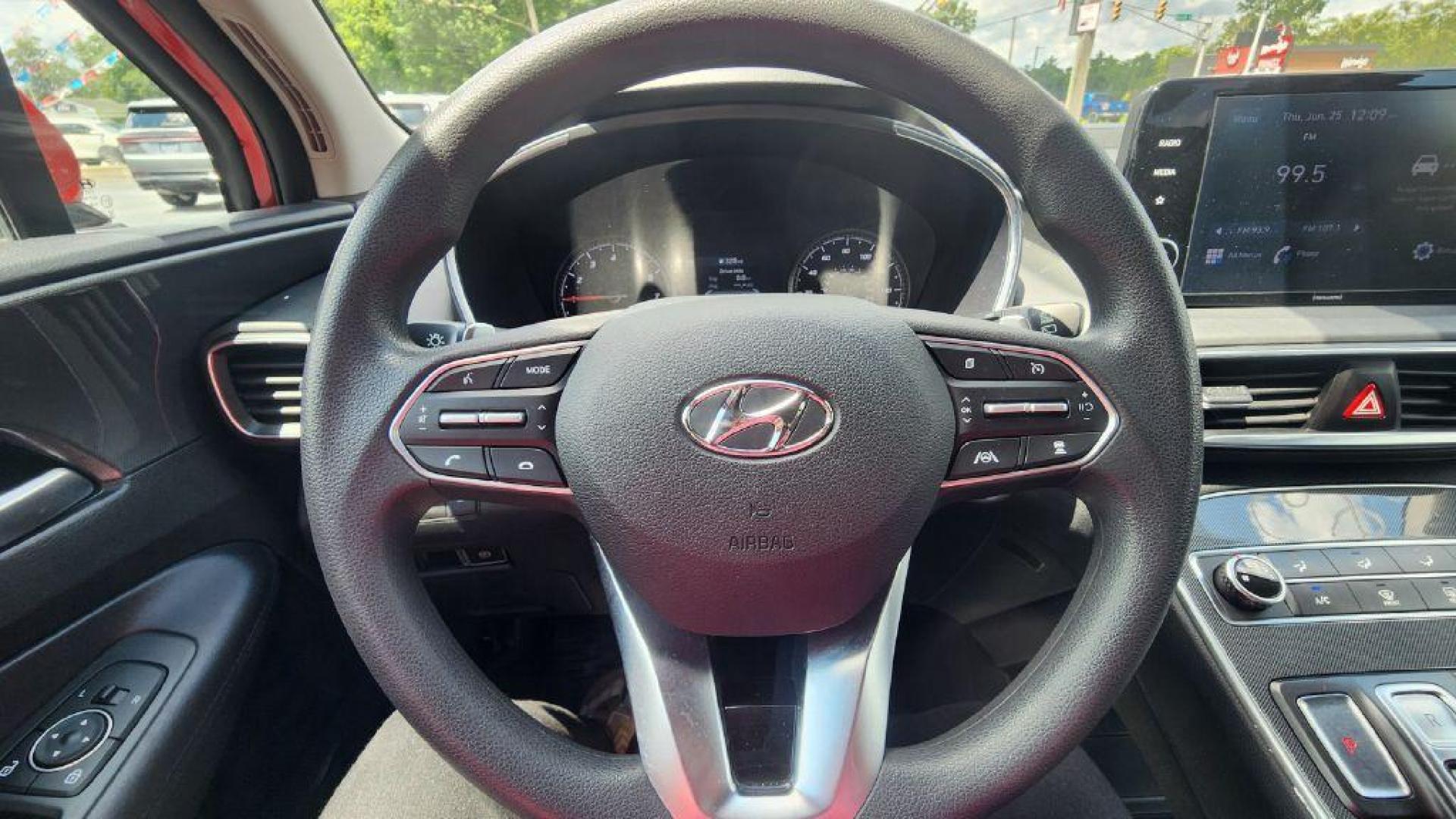 2022 BURGUN HYUNDAI SANTA FE SEL (5NMS2DAJ7NH) with an 2.5L engine, Automatic transmission, located at 101 S. Halleck St., DeMotte, 46310, (219) 987-2922, 41.202343, -87.198189 - Photo#11