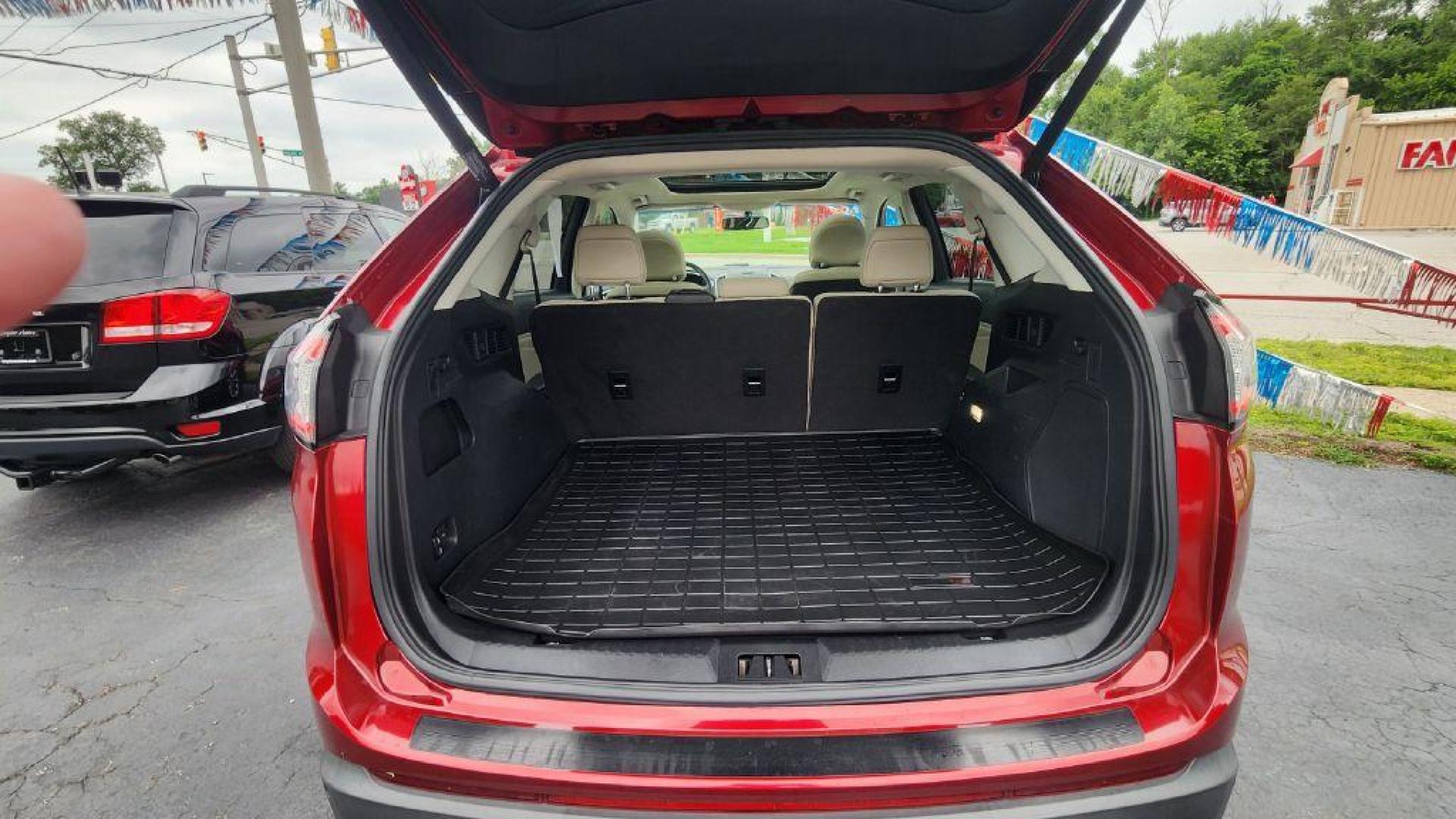 2018 BURGAN FORD EDGE TITANIUM (2FMPK4K81JB) with an 3.5L engine, Automatic transmission, located at 101 S. Halleck St., DeMotte, 46310, (219) 987-2922, 41.202343, -87.198189 - Photo#19