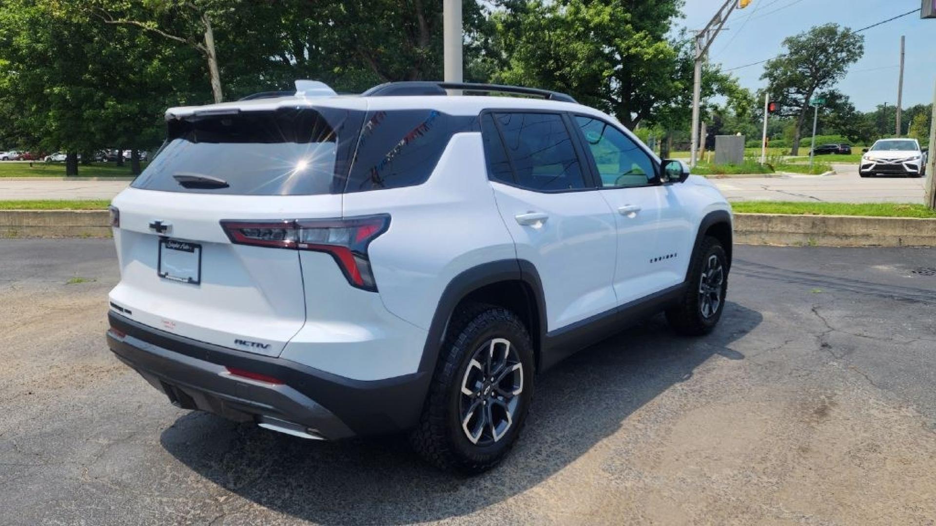 2026 WHITE CHEVROLET EQUINOX ACTIV (3GNAXSEG7TL) with an 1.5L engine, Automatic transmission, located at 101 S. Halleck St., DeMotte, 46310, (219) 987-2922, 41.202343, -87.198189- Photo#2