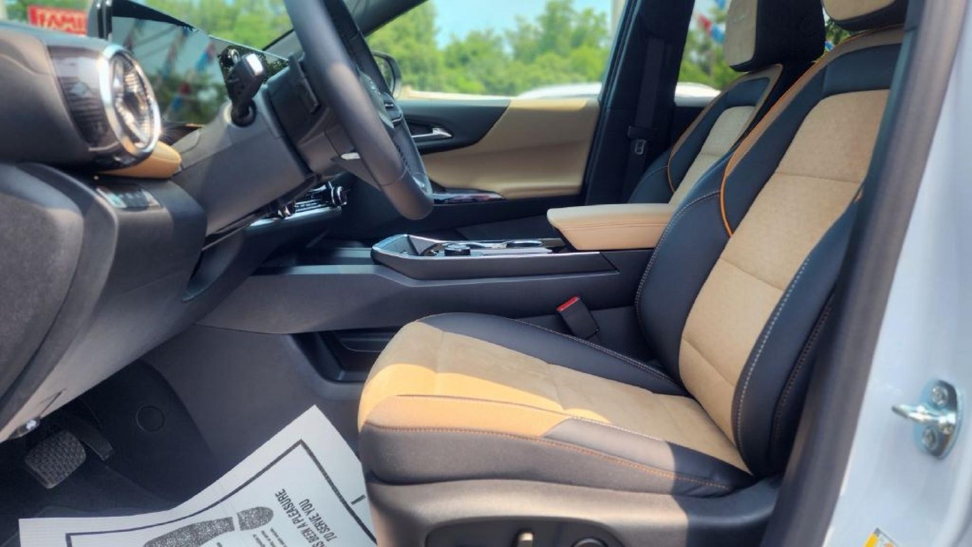 2026 WHITE CHEVROLET EQUINOX ACTIV (3GNAXSEG7TL) with an 1.5L engine, Automatic transmission, located at 101 S. Halleck St., DeMotte, 46310, (219) 987-2922, 41.202343, -87.198189- Photo#4