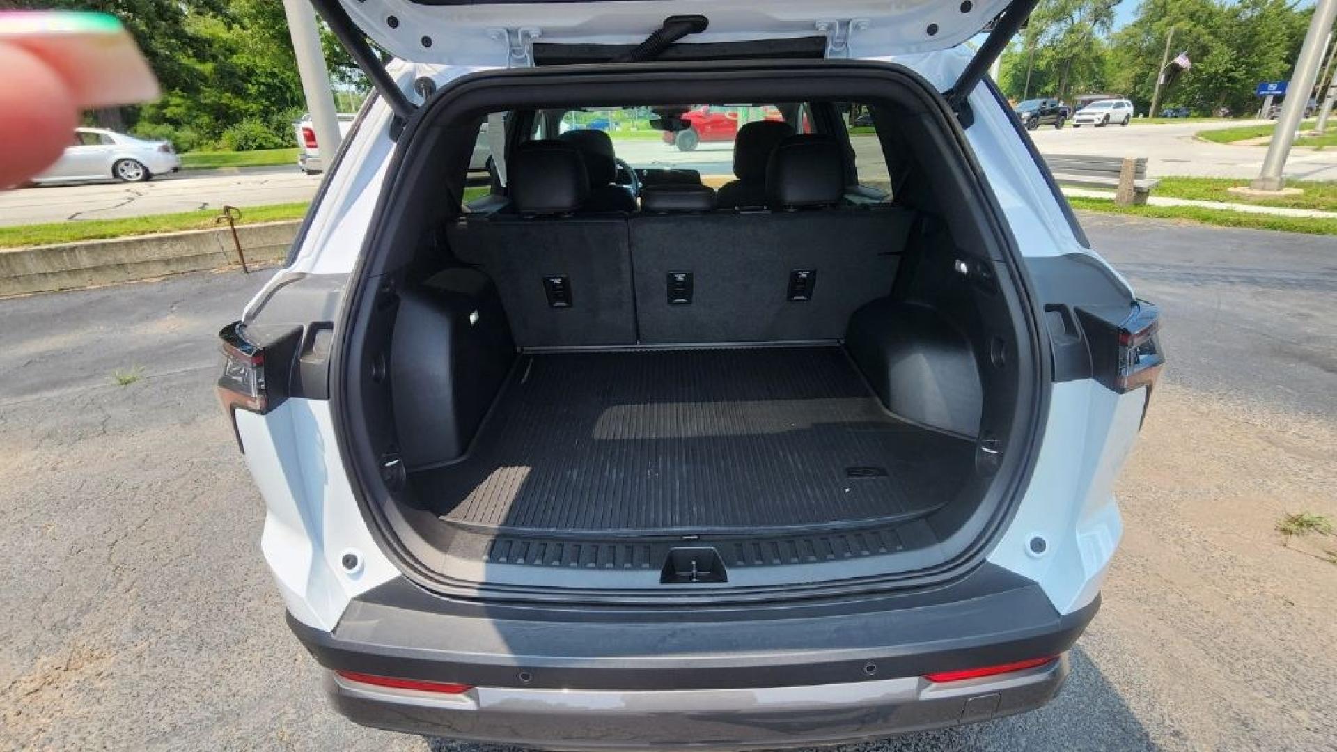 2026 WHITE CHEVROLET EQUINOX ACTIV (3GNAXSEG7TL) with an 1.5L engine, Automatic transmission, located at 101 S. Halleck St., DeMotte, 46310, (219) 987-2922, 41.202343, -87.198189- Photo#19