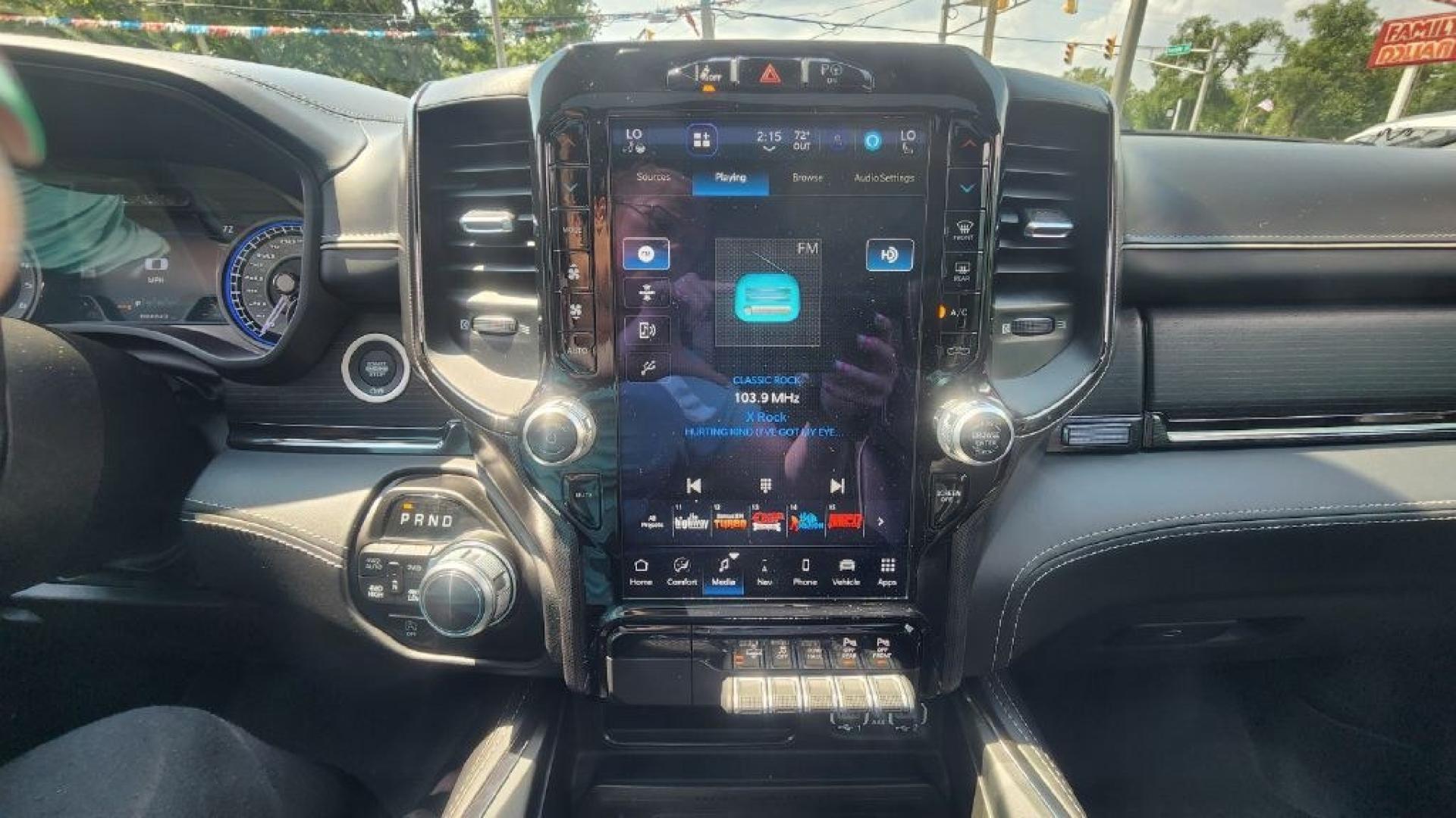 2022 SILVER RAM 1500 LIMITED (1C6SRFHT6NN) with an 5.7L engine, Automatic transmission, located at 101 S. Halleck St., DeMotte, 46310, (219) 987-2922, 41.202343, -87.198189- Photo#8
