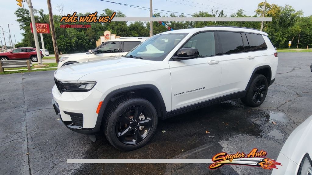 photo of 2023 JEEP GRAND CHEROKEE L LAREDO