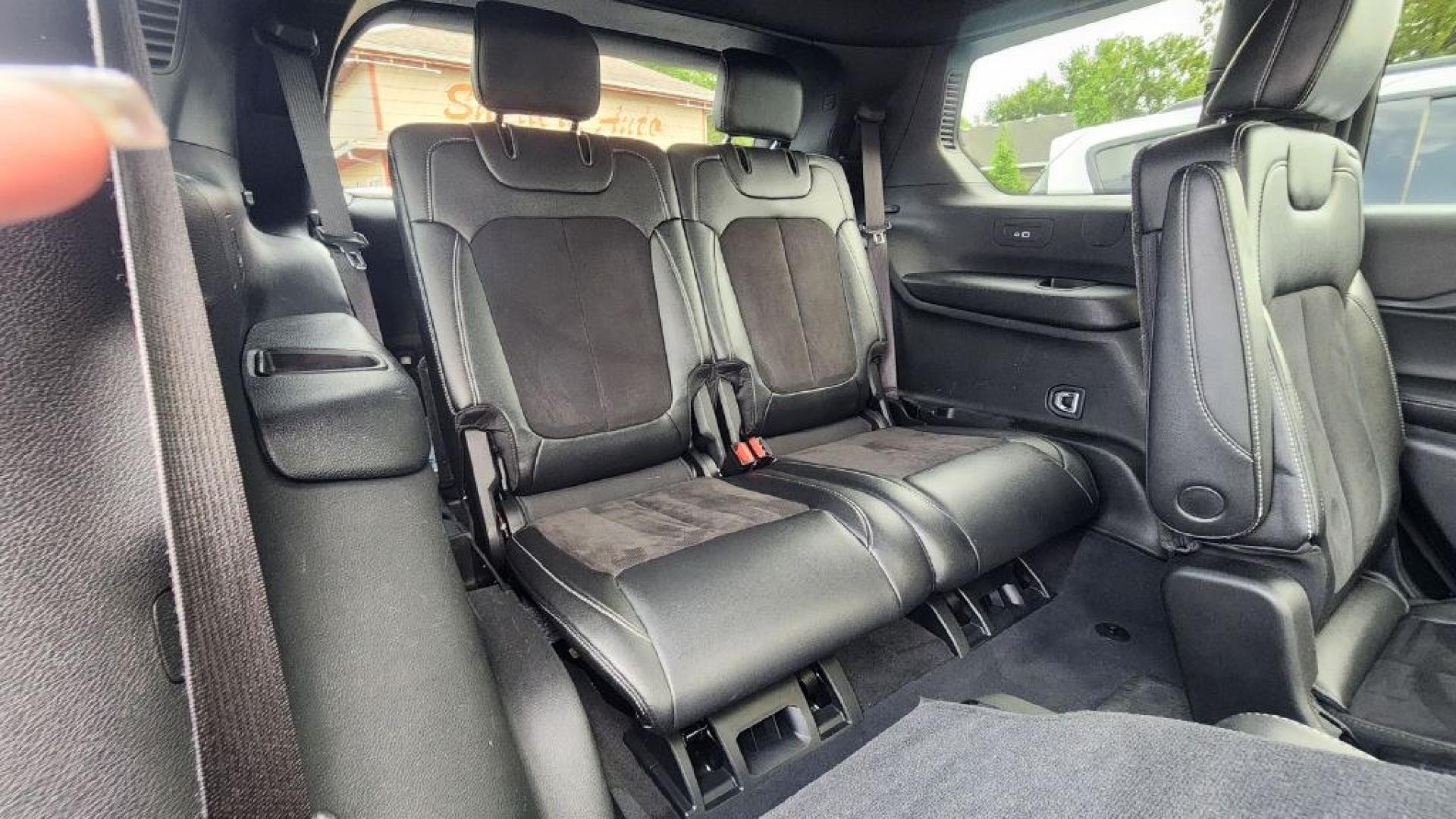 2023 WHITE JEEP GRAND CHEROKEE L LAREDO (1C4RJKAG1P8) with an 3.6L engine, Automatic transmission, located at 101 S. Halleck St., DeMotte, 46310, (219) 987-2922, 41.202343, -87.198189- Photo#7