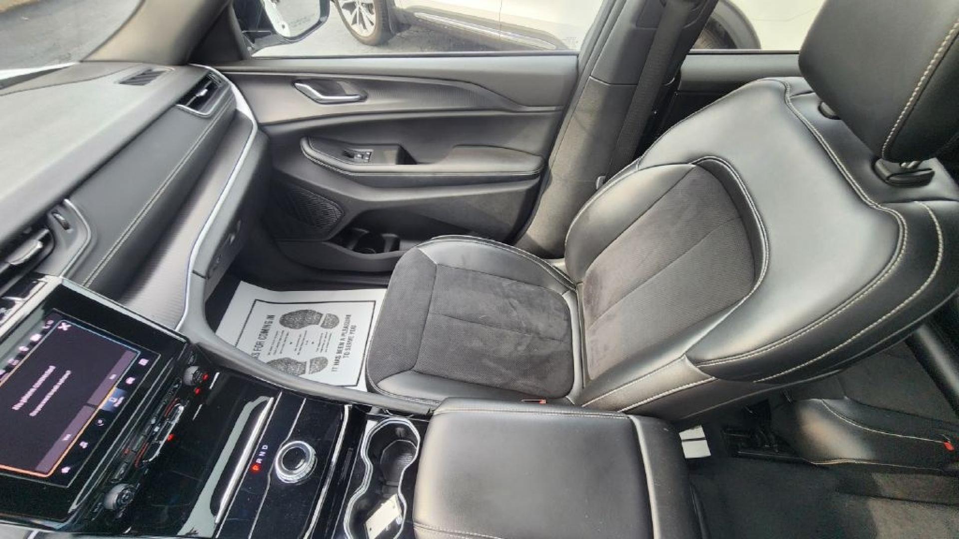 2023 WHITE JEEP GRAND CHEROKEE L LAREDO (1C4RJKAG1P8) with an 3.6L engine, Automatic transmission, located at 101 S. Halleck St., DeMotte, 46310, (219) 987-2922, 41.202343, -87.198189- Photo#11