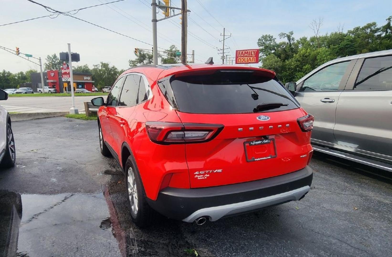 2024 RED FORD ESCAPE ACTIVE (1FMCU9GNXRU) with an 1.5L engine, Automatic transmission, located at 101 S. Halleck St., DeMotte, 46310, (219) 987-2922, 41.202343, -87.198189- Photo#3