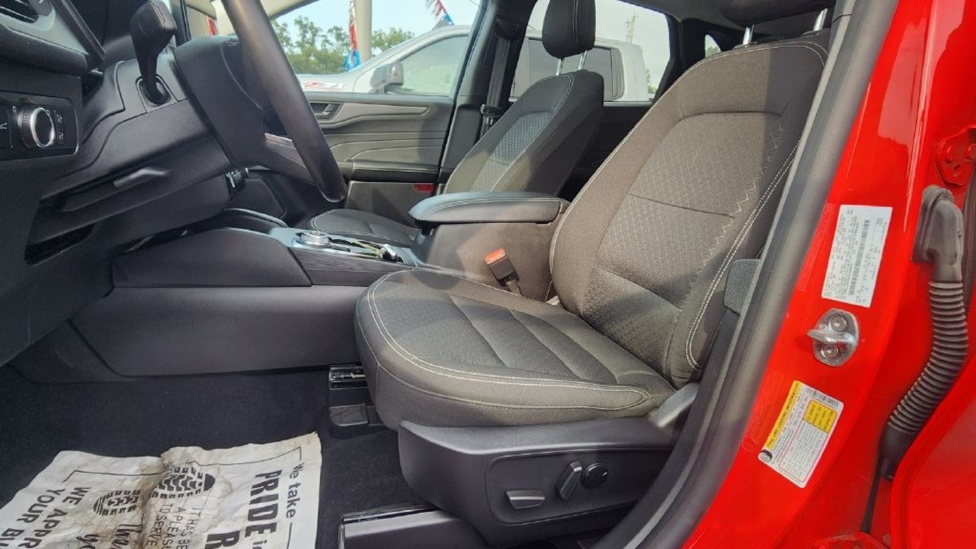 2024 RED FORD ESCAPE ACTIVE (1FMCU9GNXRU) with an 1.5L engine, Automatic transmission, located at 101 S. Halleck St., DeMotte, 46310, (219) 987-2922, 41.202343, -87.198189- Photo#4