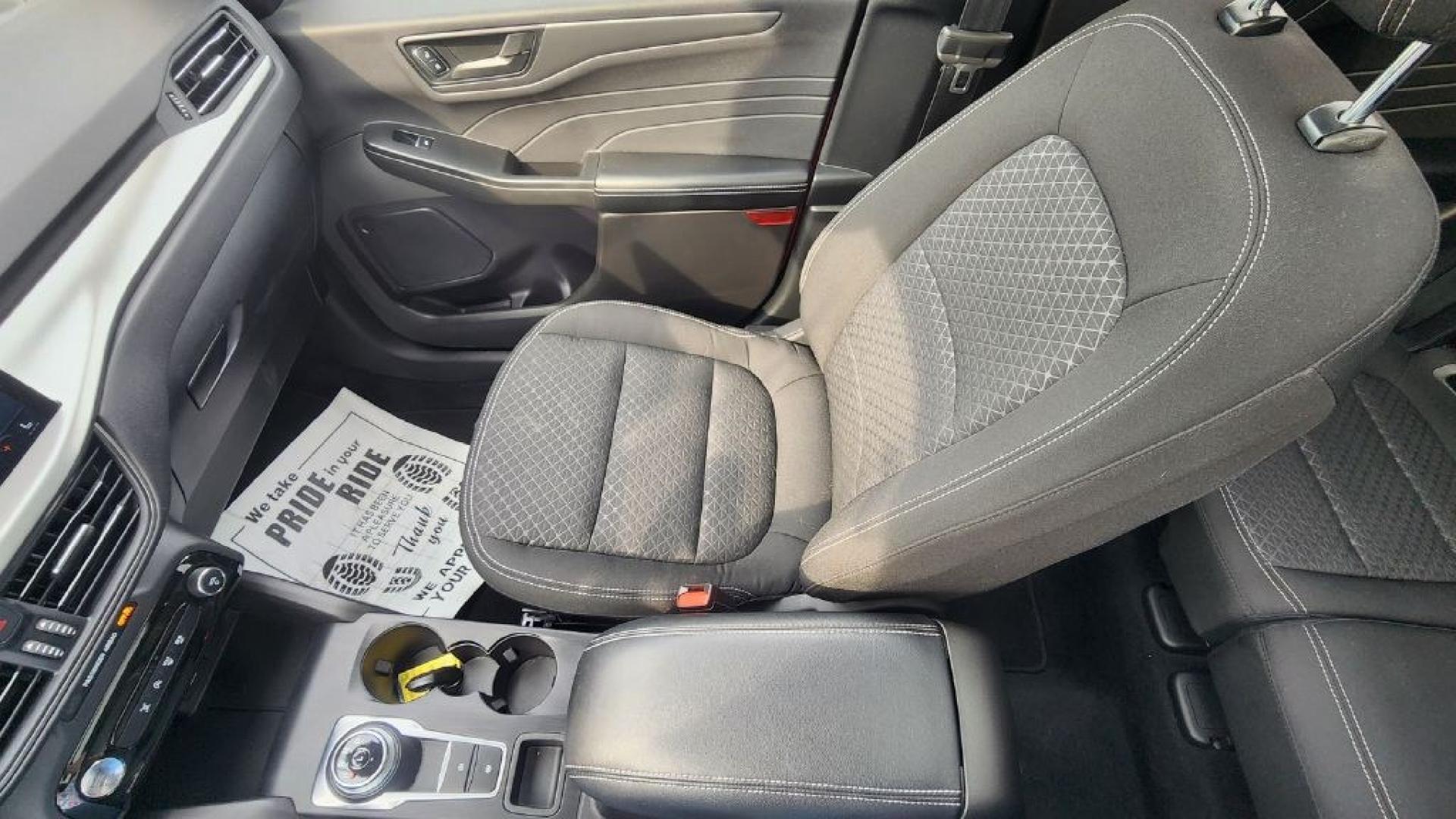 2024 RED FORD ESCAPE ACTIVE (1FMCU9GNXRU) with an 1.5L engine, Automatic transmission, located at 101 S. Halleck St., DeMotte, 46310, (219) 987-2922, 41.202343, -87.198189- Photo#9