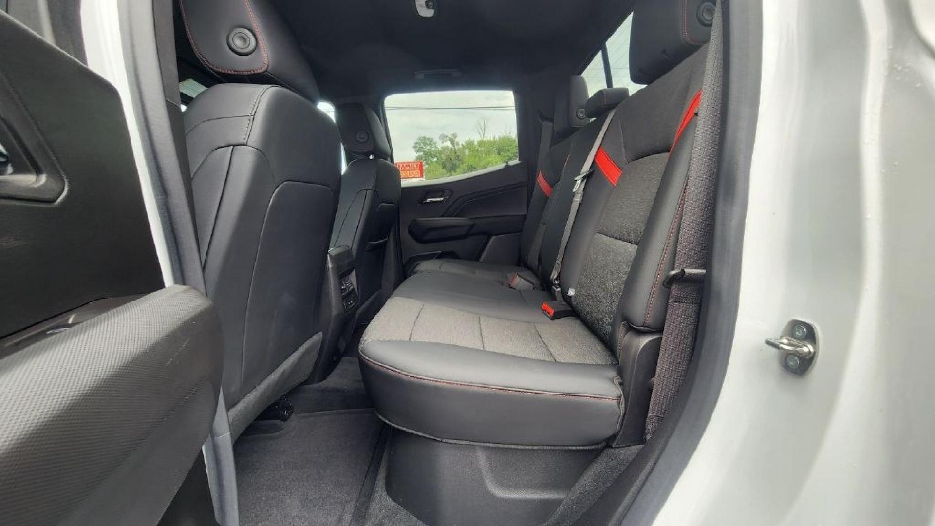 2023 WHITE CHEVROLET COLORADO Z71 (1GCPTDEKXP1) with an 2.7L engine, Automatic transmission, located at 101 S. Halleck St., DeMotte, 46310, (219) 987-2922, 41.202343, -87.198189- Photo#5