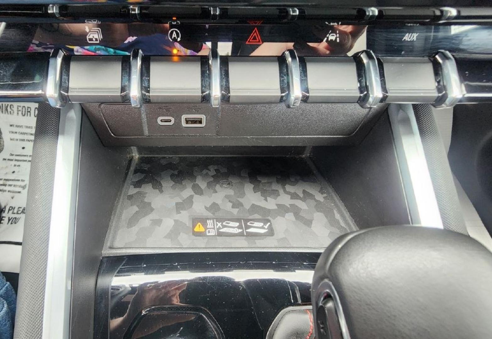 2023 WHITE CHEVROLET COLORADO Z71 (1GCPTDEKXP1) with an 2.7L engine, Automatic transmission, located at 101 S. Halleck St., DeMotte, 46310, (219) 987-2922, 41.202343, -87.198189- Photo#17