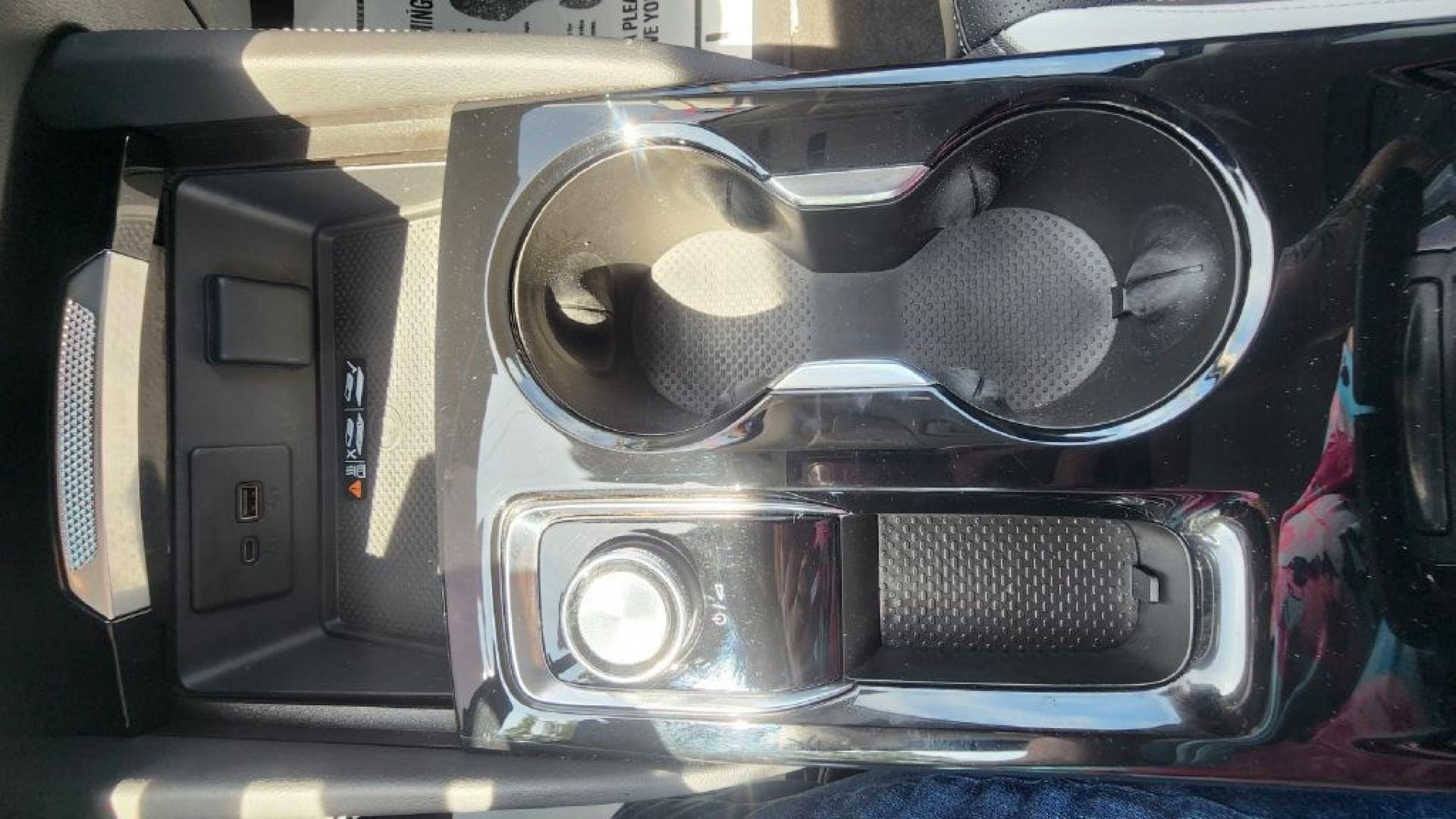 2025 BUICK ENVISION SPORT TOURING (LRBFZLE43SD) with an 2.0L engine, Automatic transmission, located at 101 S. Halleck St., DeMotte, 46310, (219) 987-2922, 41.202343, -87.198189- Photo#16