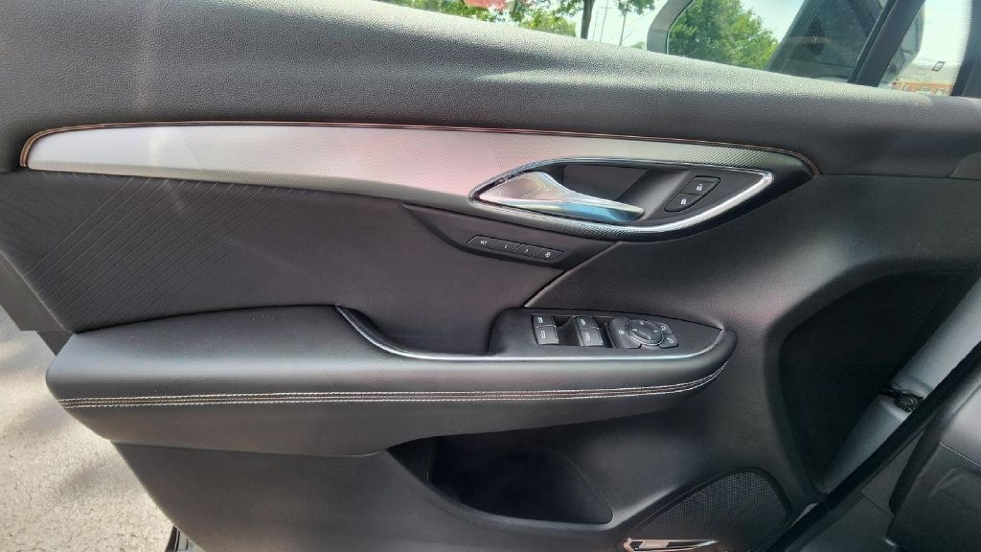 2025 BUICK ENVISION SPORT TOURING (LRBFZLE43SD) with an 2.0L engine, Automatic transmission, located at 101 S. Halleck St., DeMotte, 46310, (219) 987-2922, 41.202343, -87.198189- Photo#18