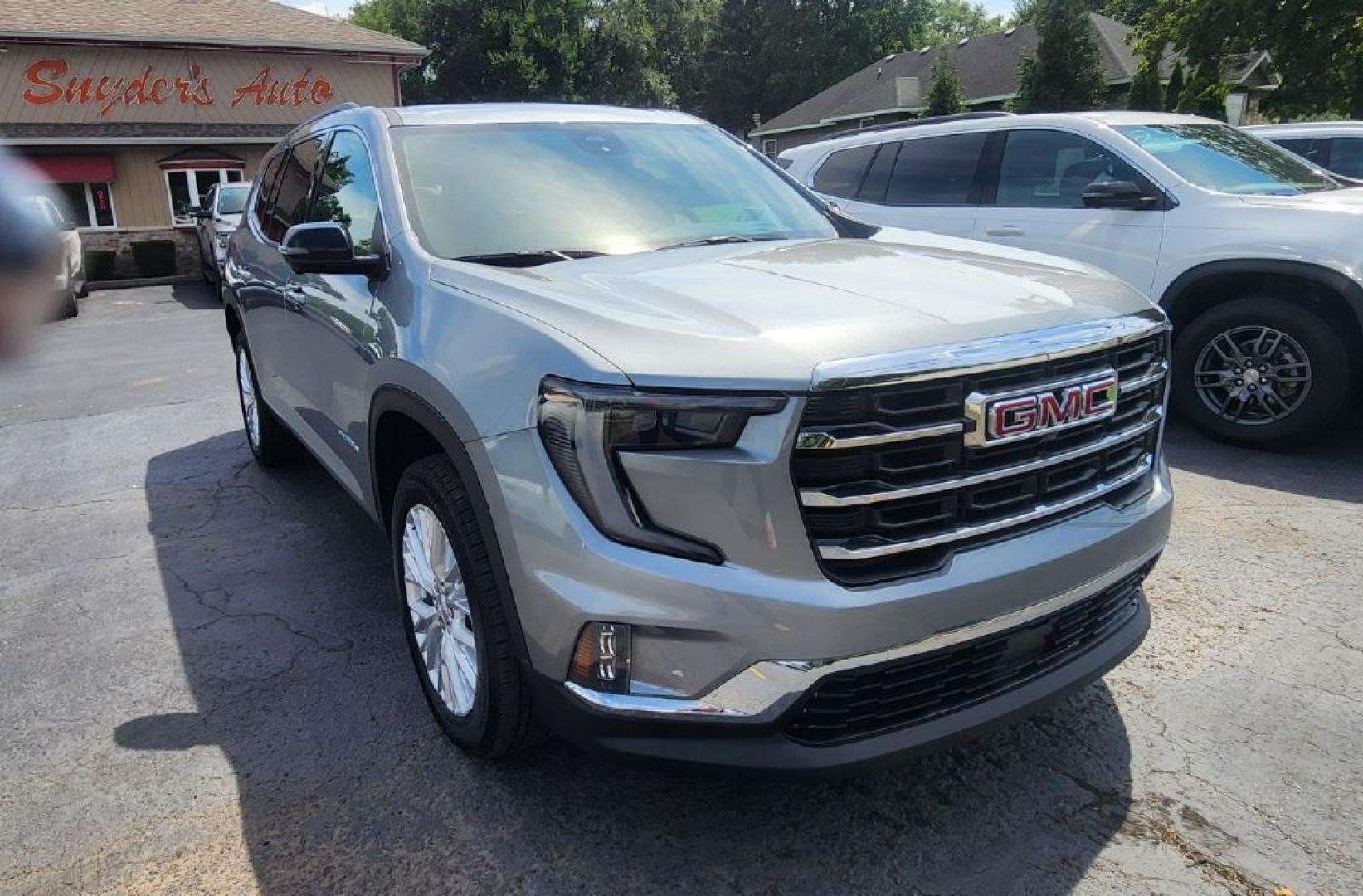 2026 SILVER GMC ACADIA ELEVATION (1GKENKKS8TJ) with an 2.5L engine, Automatic transmission, located at 101 S. Halleck St., DeMotte, 46310, (219) 987-2922, 41.202343, -87.198189- Photo#1