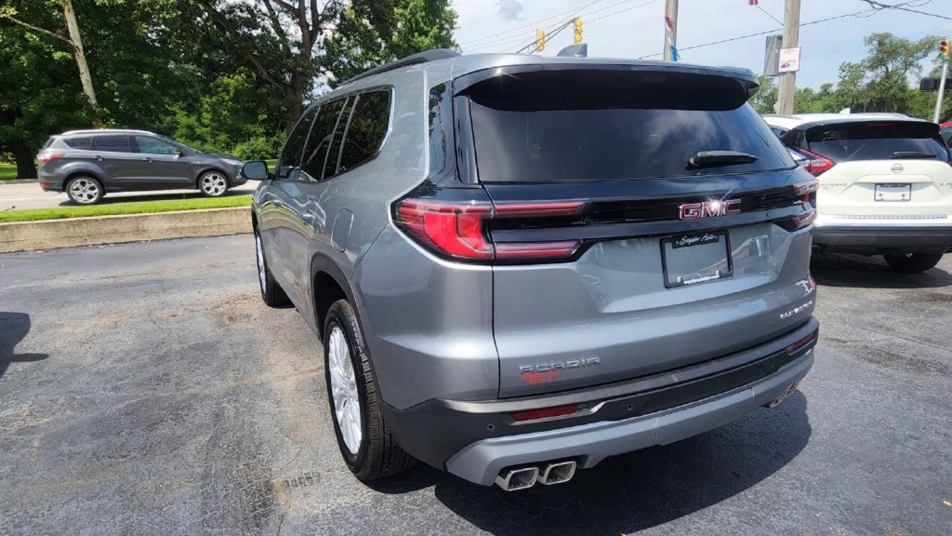 2026 SILVER GMC ACADIA ELEVATION (1GKENKKS8TJ) with an 2.5L engine, Automatic transmission, located at 101 S. Halleck St., DeMotte, 46310, (219) 987-2922, 41.202343, -87.198189- Photo#3