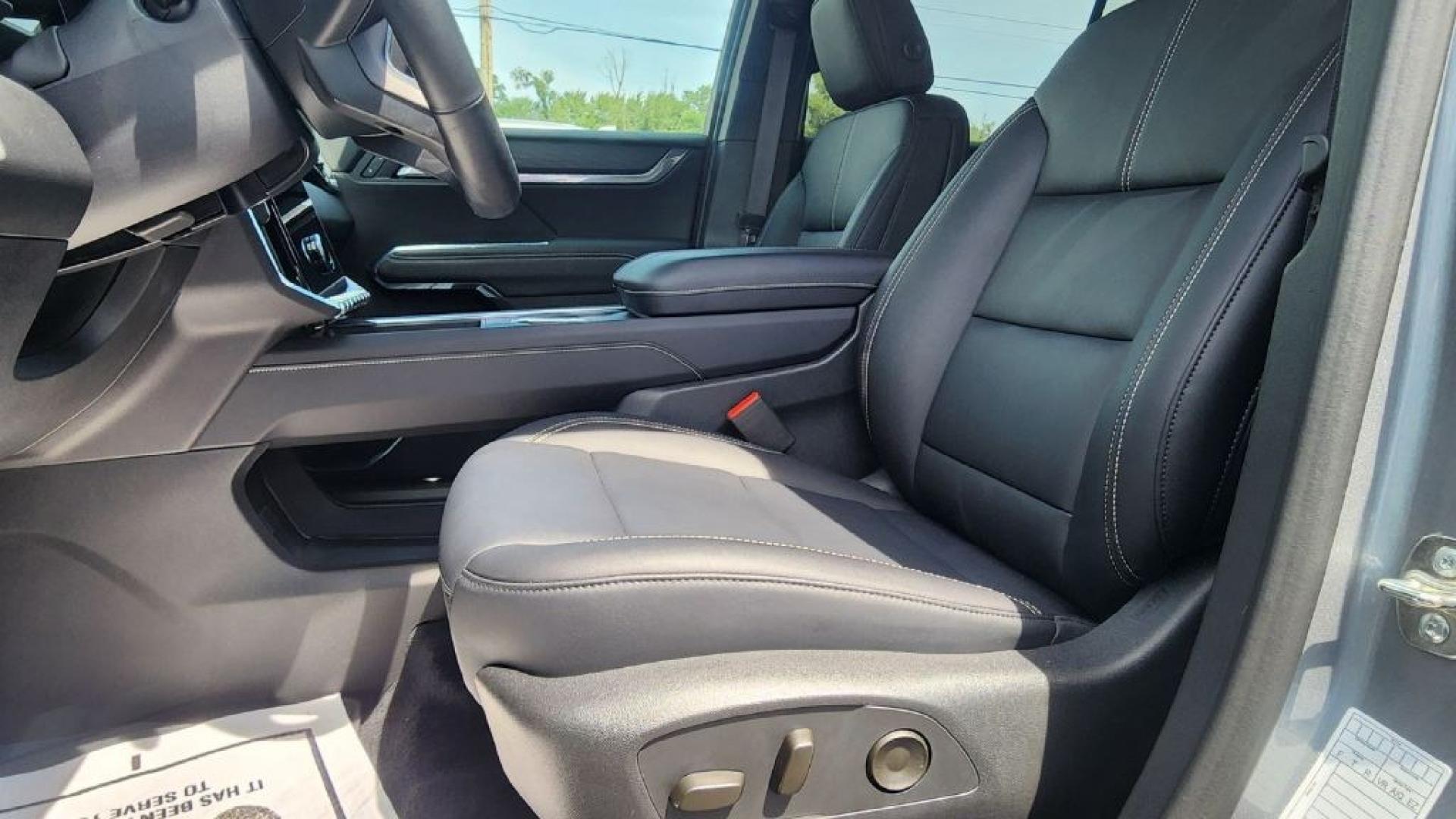 2026 SILVER GMC ACADIA ELEVATION (1GKENKKS8TJ) with an 2.5L engine, Automatic transmission, located at 101 S. Halleck St., DeMotte, 46310, (219) 987-2922, 41.202343, -87.198189- Photo#4